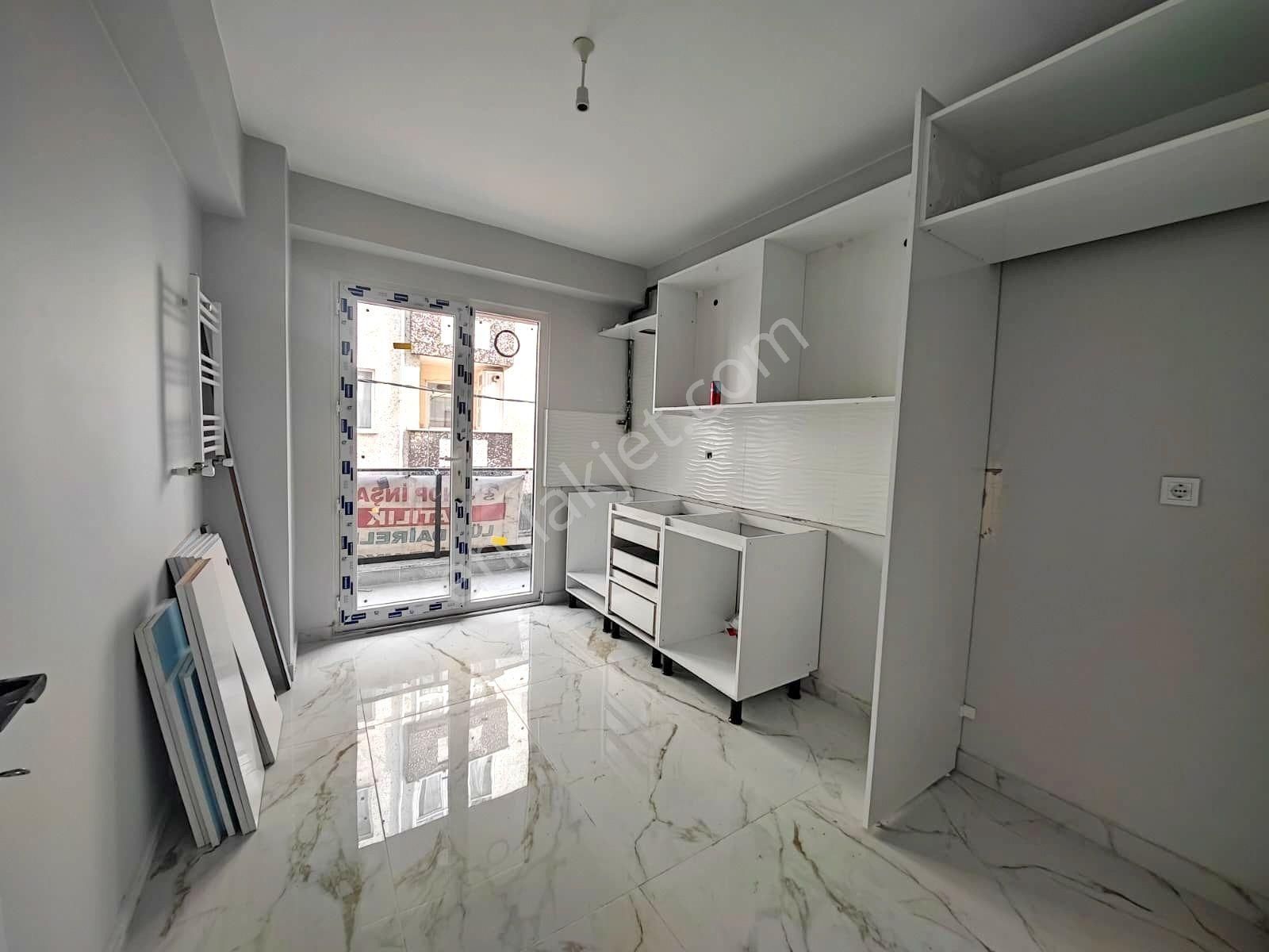 Yenibosna İtfaiye Yakını Tapu Masrafsız Lüx 90 M2 Sıfır Arakat Geniş Daire - Görsel 8
