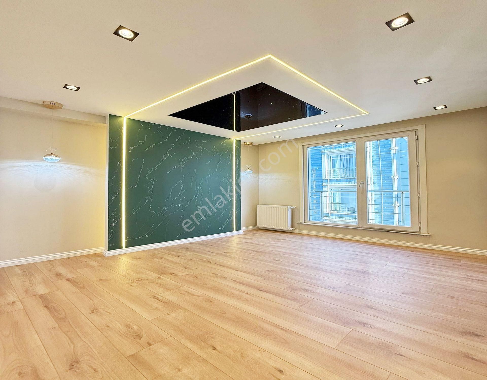 Metrobüse 5 Dakika Mehterçeşme Mahallesinde Dekorlu Arakat 2+1 Daire !!! - Görsel 3