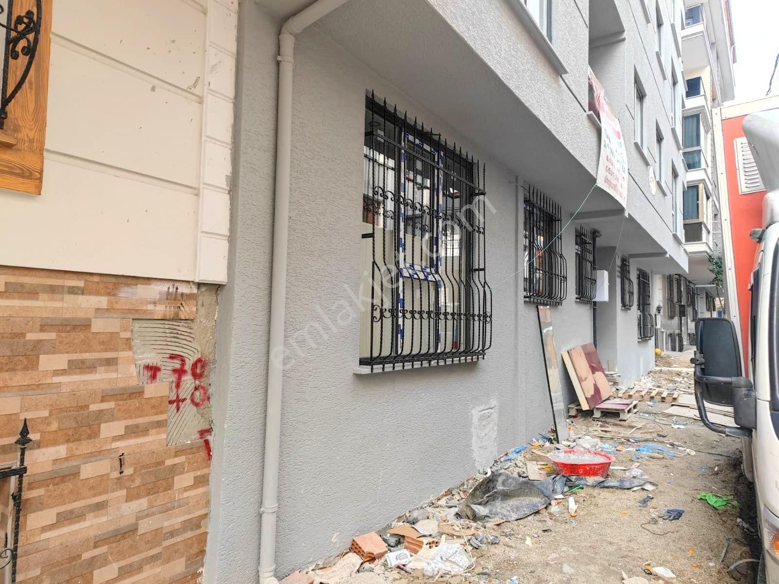 Yıldız Emlaktan Muhammediye Camii Yakını Balkonlu Sıfır 2+1 Yüksek Giriş