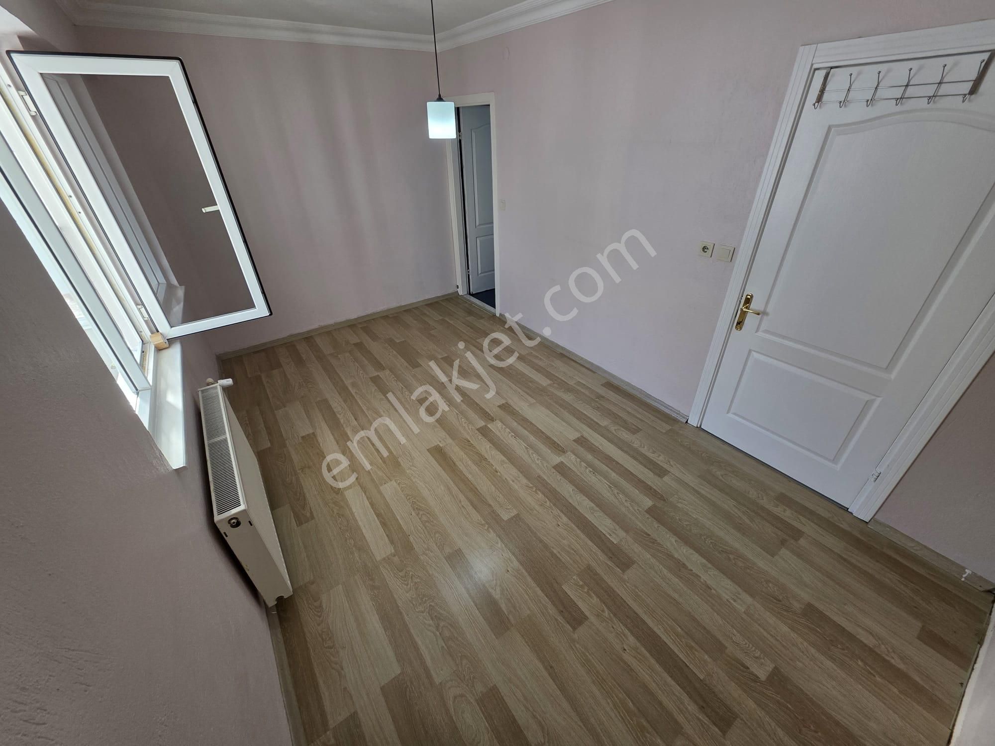 Yetkisi Irmaksudan Pazar Pazarı İçinde 3+1 Ön Cephe Ayrı Mutfak Daire - Görsel 10