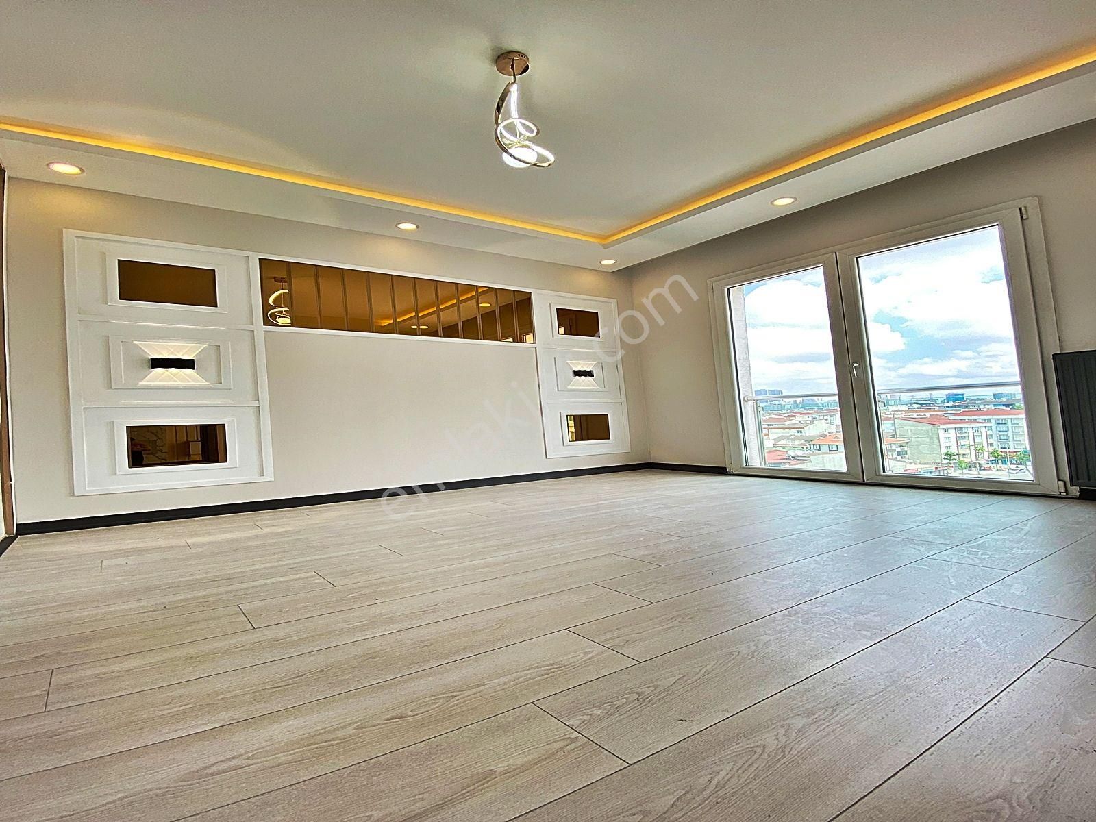 Esenyurt Üçevler Mahallesinde Minimal Dekorlu Geniş Arakat 2+1 Daire - Görsel 13