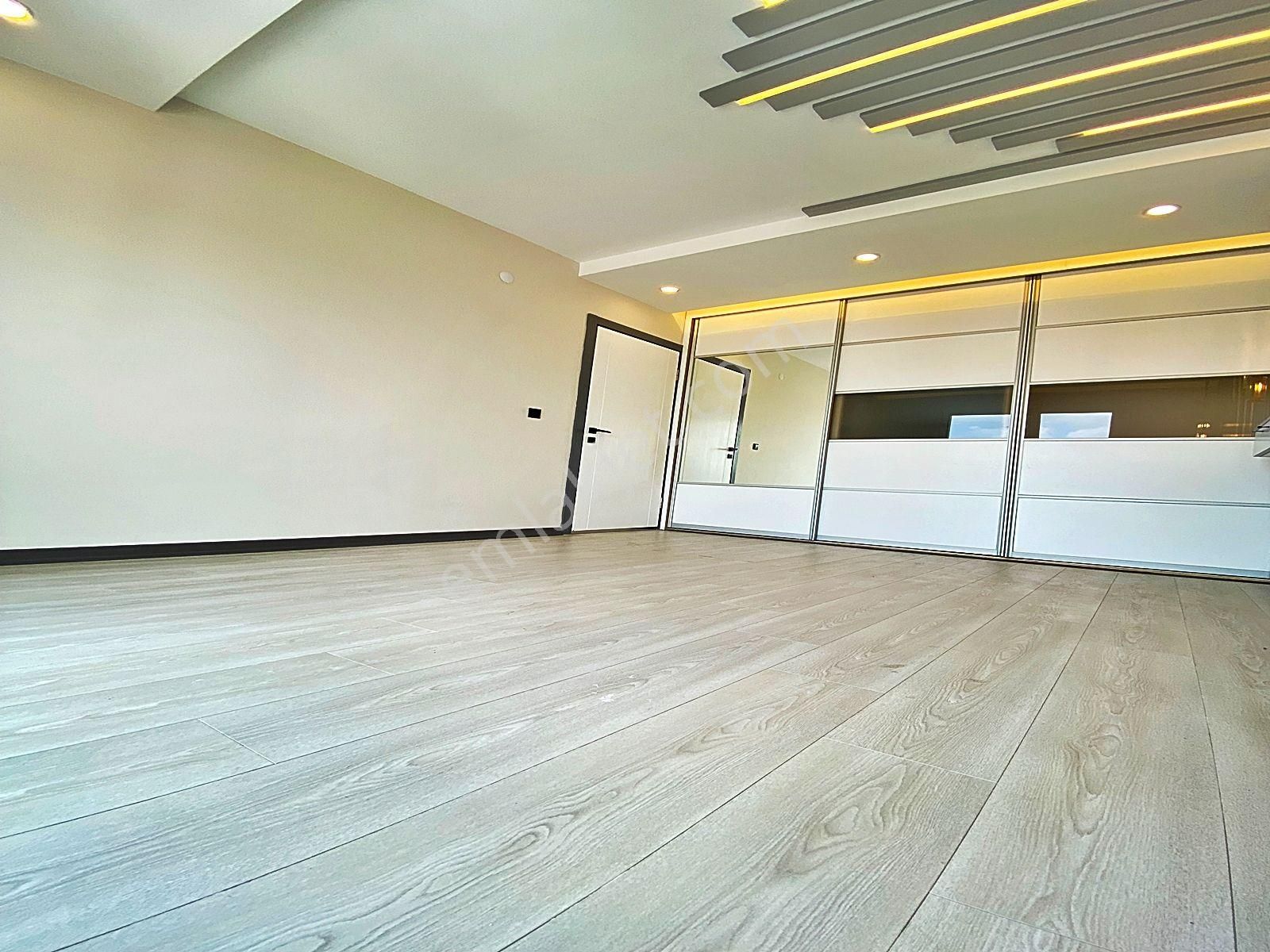 Esenyurt Üçevler Mahallesinde Minimal Dekorlu Geniş Arakat 2+1 Daire - Görsel 10