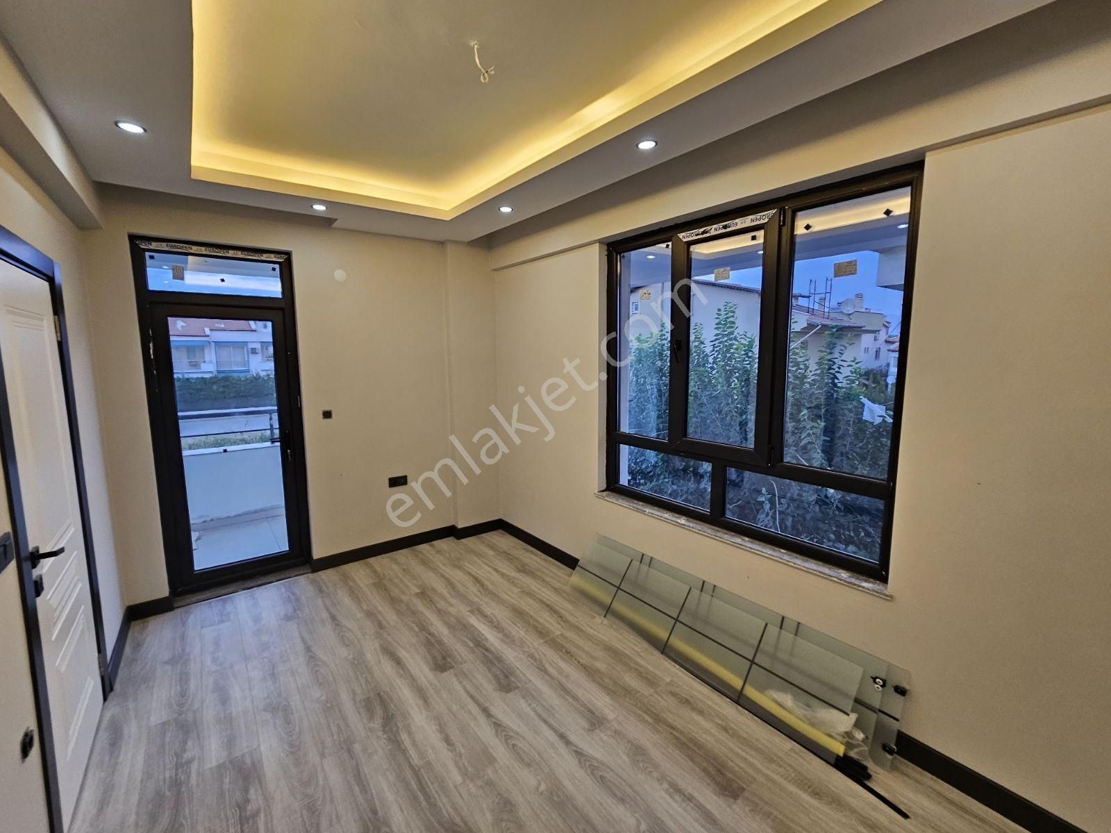 Onmax Öğretmenlerde Denize Yakın Satılık Müstakil Lüks Villa - Görsel 16