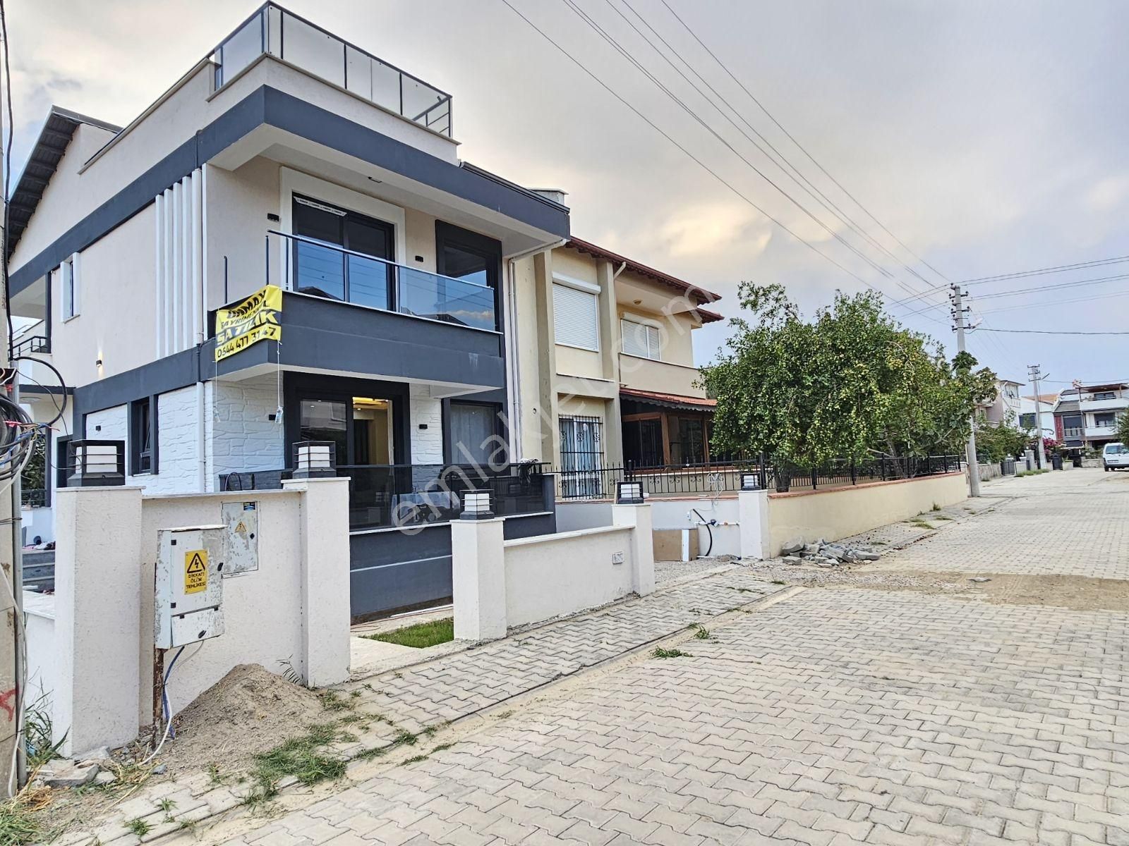 Onmax Öğretmenlerde Denize Yakın Satılık Müstakil Lüks Villa - Görsel 19