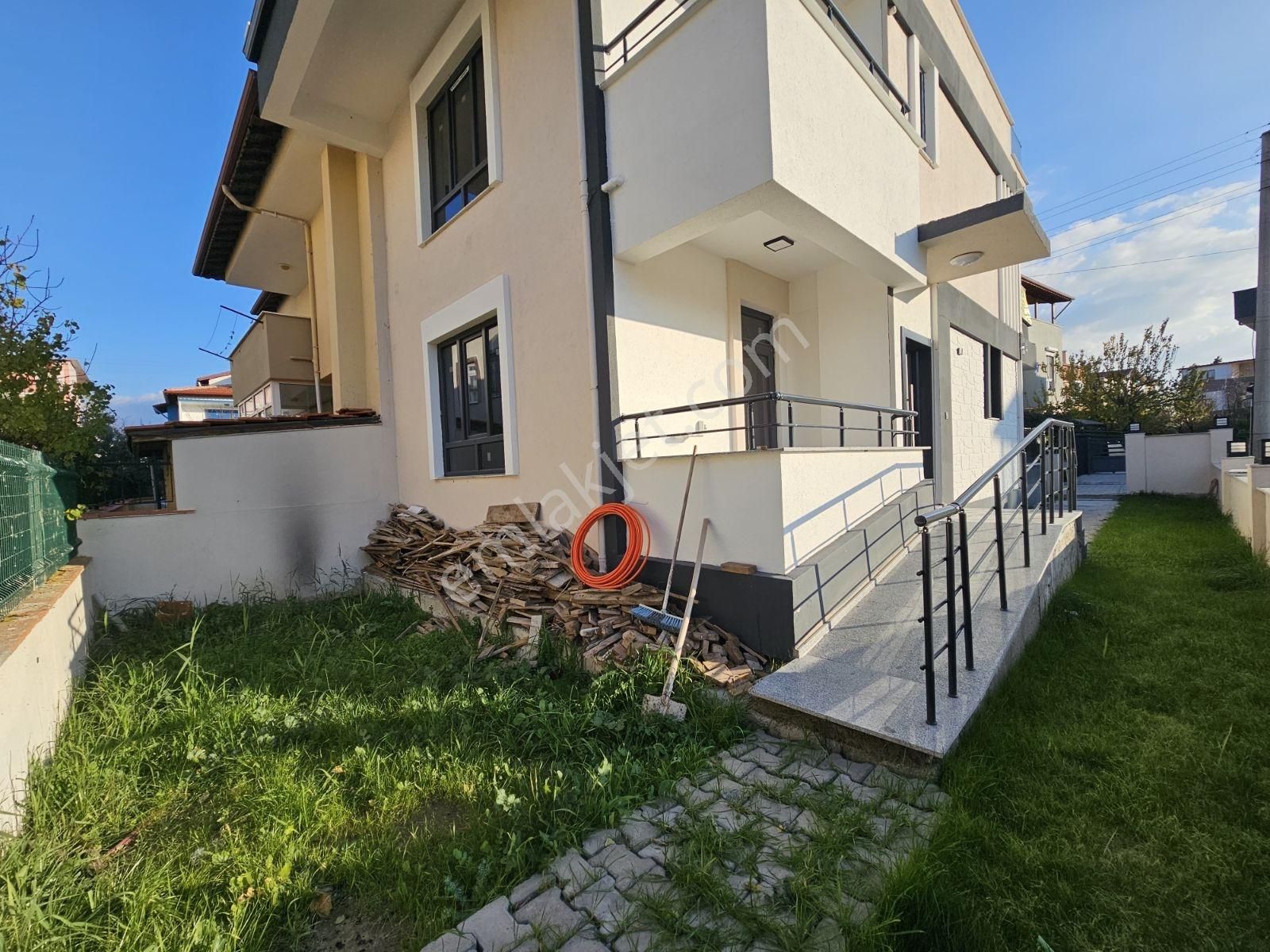Onmax Öğretmenlerde Denize Yakın Satılık Müstakil Lüks Villa - Görsel 26