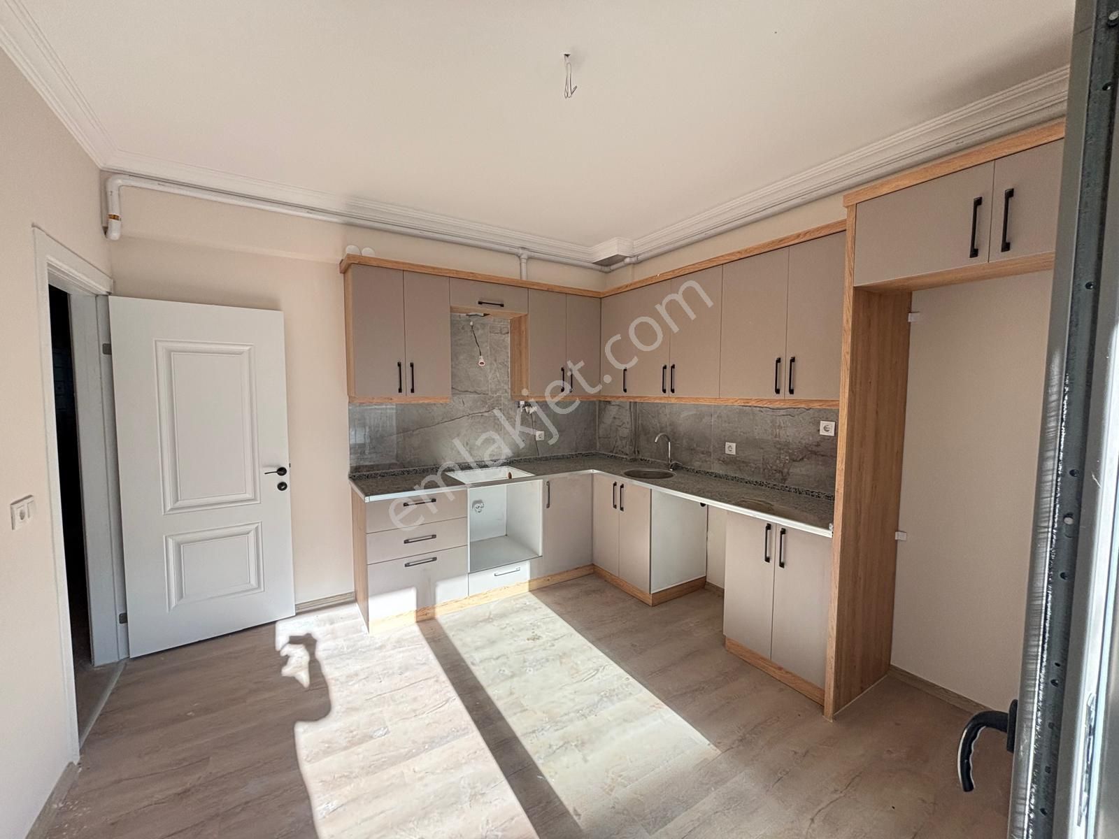 Satılık Fatih Caddesinde 2+1 90 M2 Otoparklı Sıfır Daire Kat2 - Görsel 5