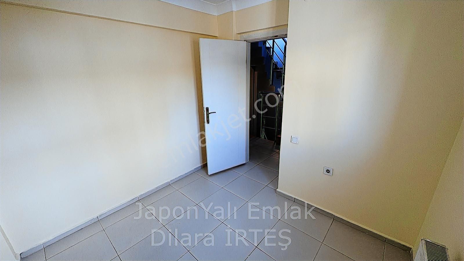 Güzelbahçe Kahramanderede 5+1 Satılık Tripleks Villa - Görsel 13