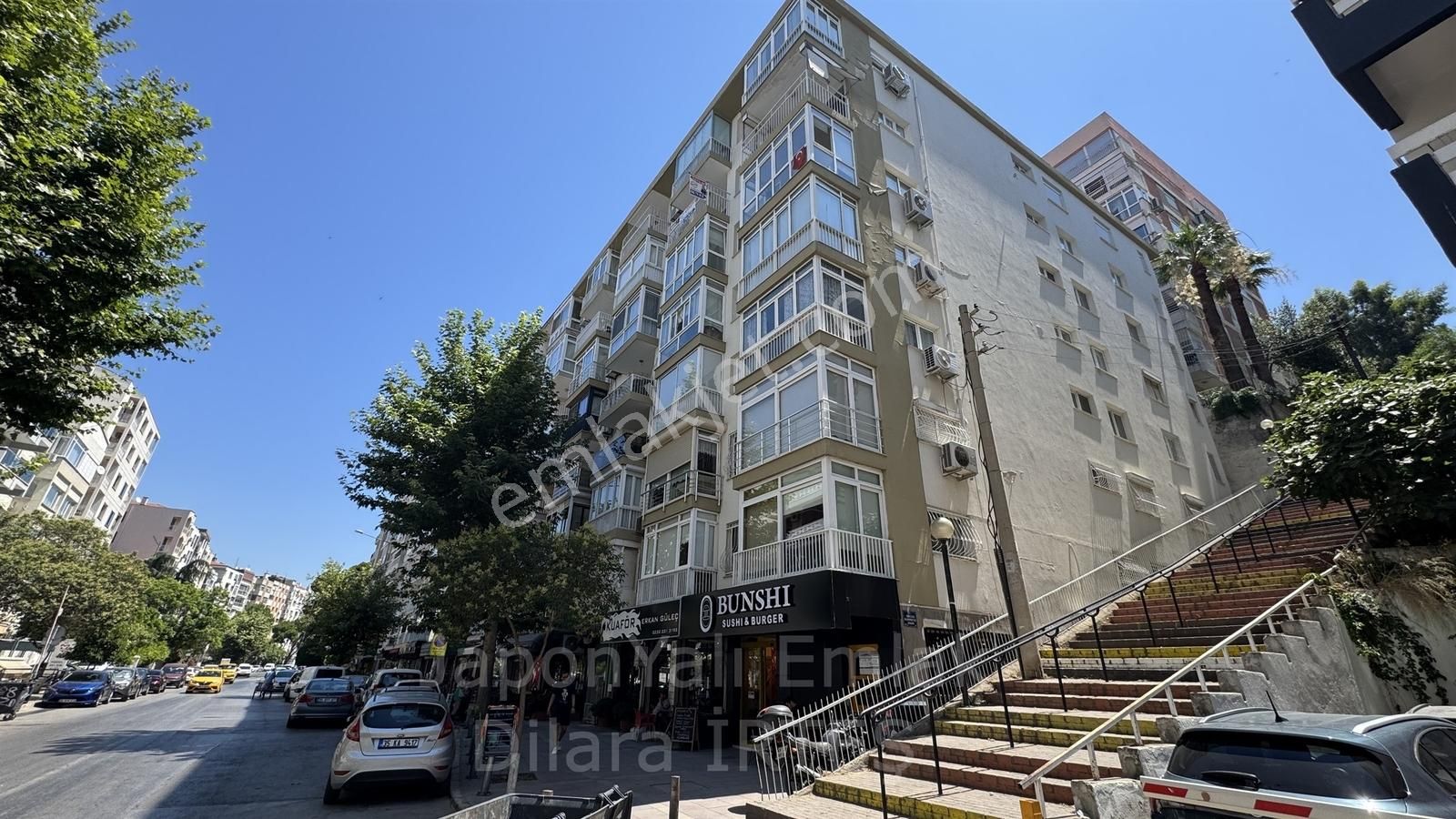 Sadıkbey Mithatpaşa Caddesinde Satılık 2+1 Daire