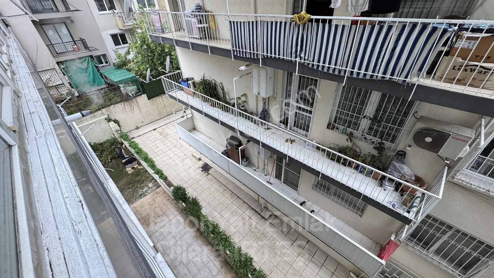 Göztepe Stadı Karşısında Asansörlü Ara Kat Satılık Daire - Görsel 17