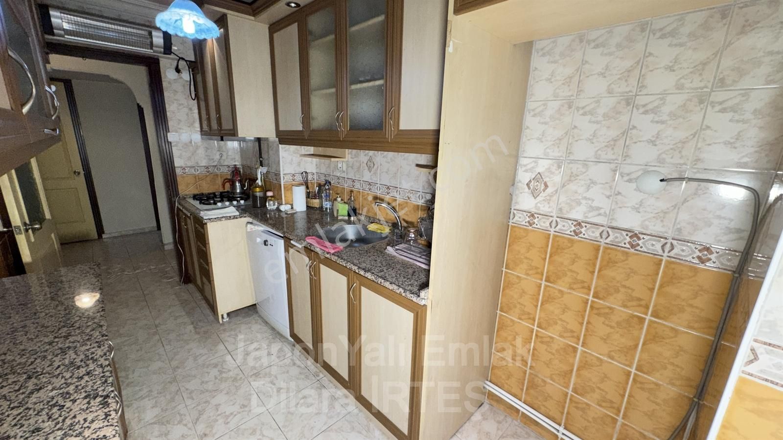 Göztepe Stadı Karşısında Asansörlü Ara Kat Satılık Daire - Görsel 2