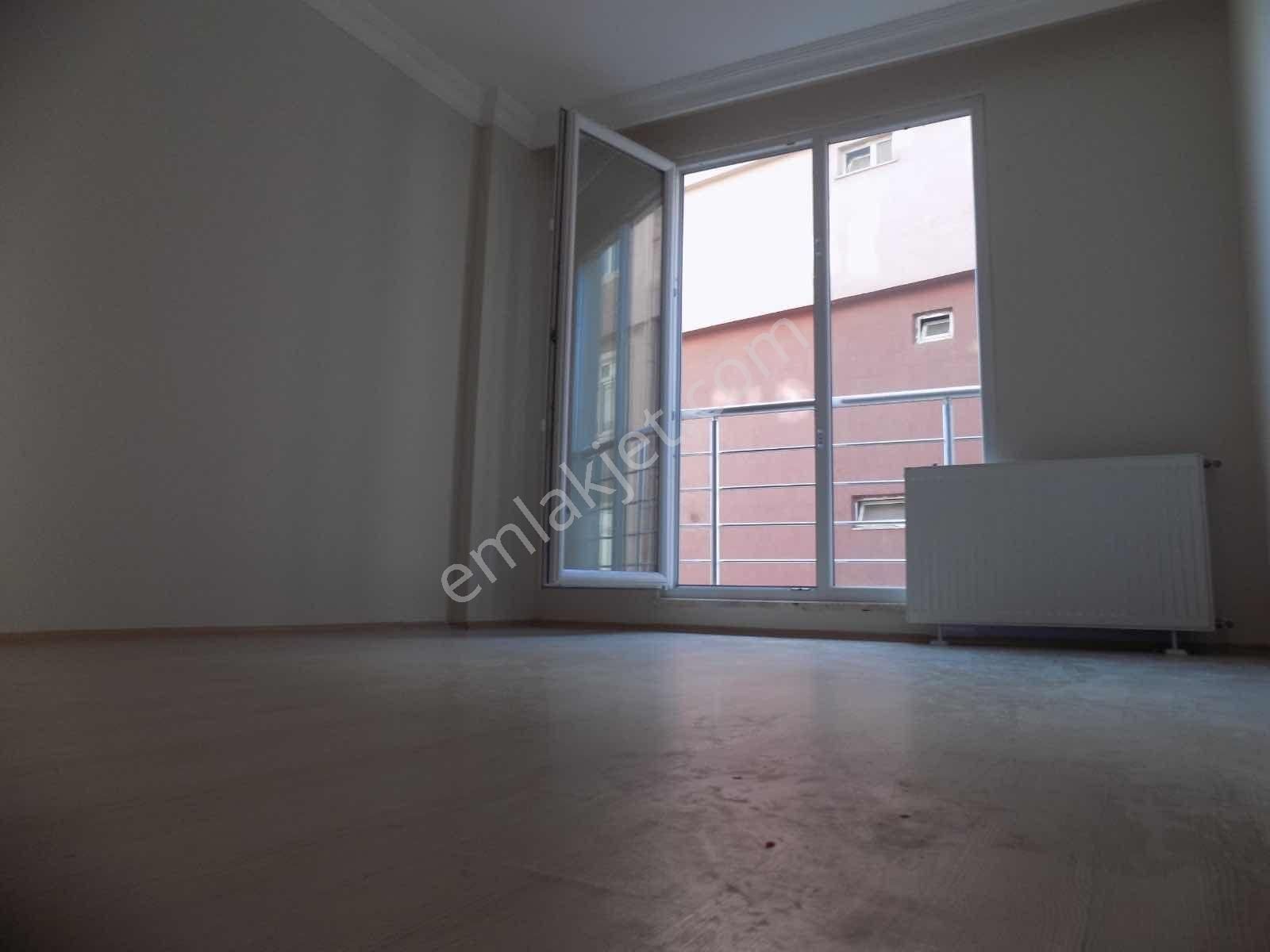 Cadde Dibinde 1.kat Çift Cephe Ferah Temiz 2+1 Lüks Daire +++ - Görsel 14