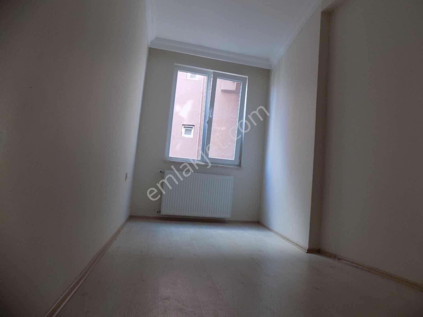 Cadde Dibinde 1.kat Çift Cephe Ferah Temiz 2+1 Lüks Daire +++ - Görsel 16