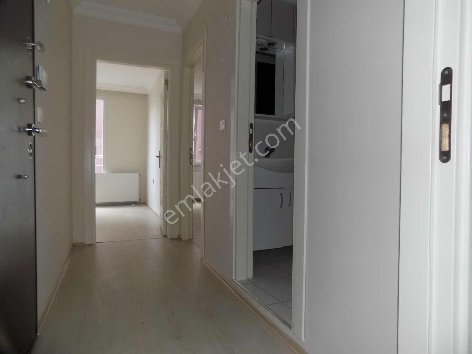 Cadde Dibinde 1.kat Çift Cephe Ferah Temiz 2+1 Lüks Daire +++ - Görsel 15