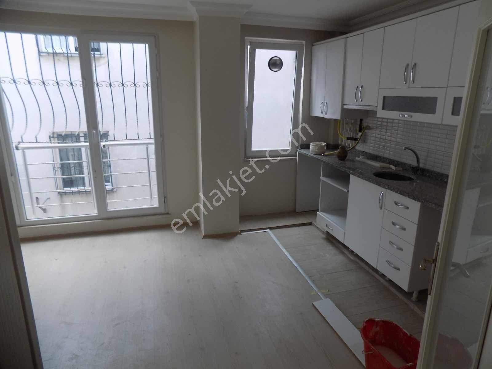 Cadde Dibinde 1.kat Çift Cephe Ferah Temiz 2+1 Lüks Daire +++ - Görsel 5