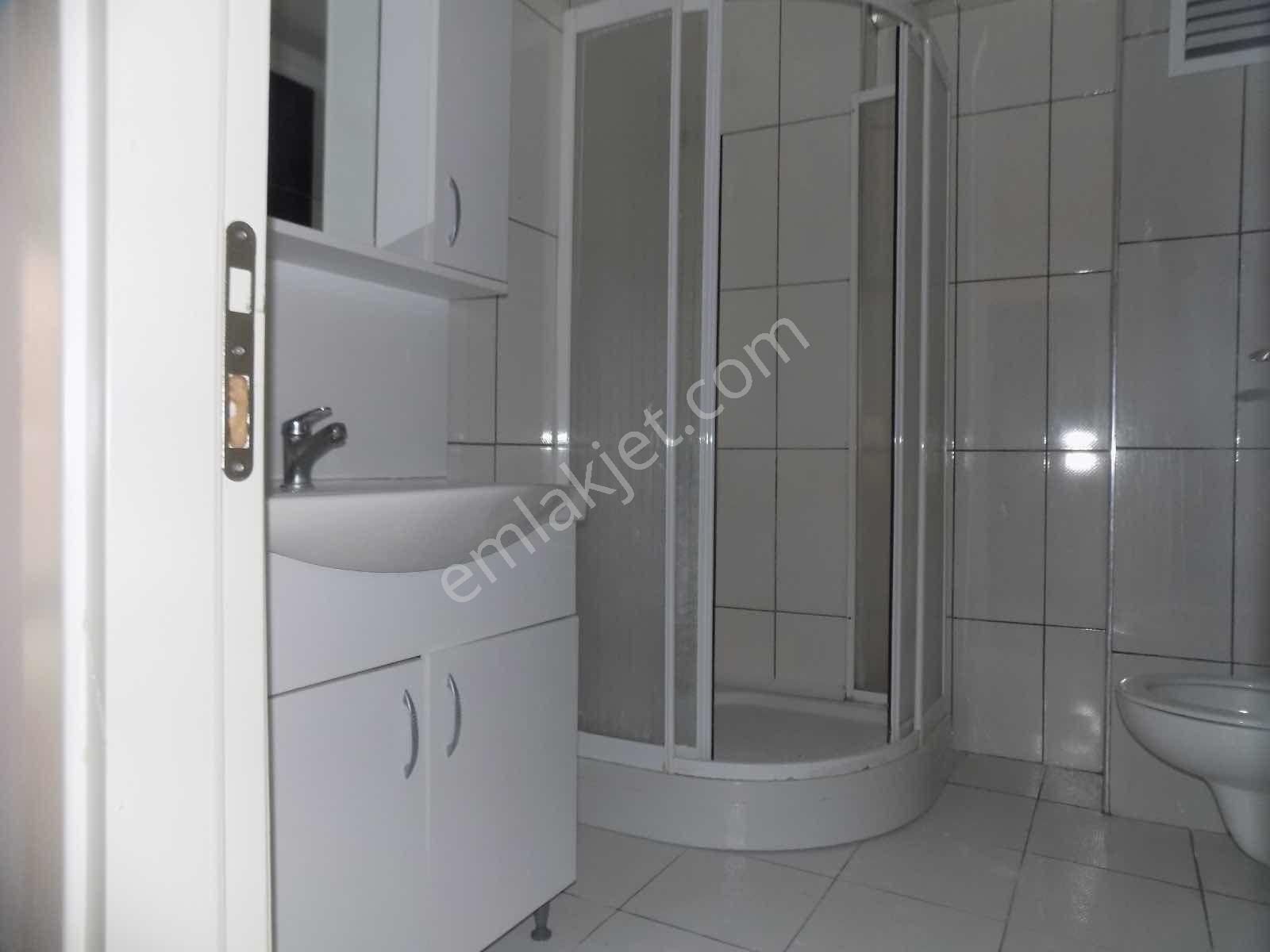 Cadde Dibinde 1.kat Çift Cephe Ferah Temiz 2+1 Lüks Daire +++ - Görsel 21