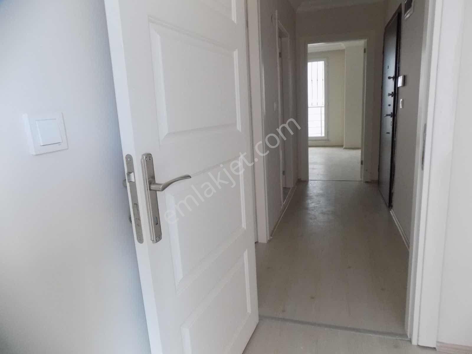 Cadde Dibinde 1.kat Çift Cephe Ferah Temiz 2+1 Lüks Daire +++ - Görsel 19