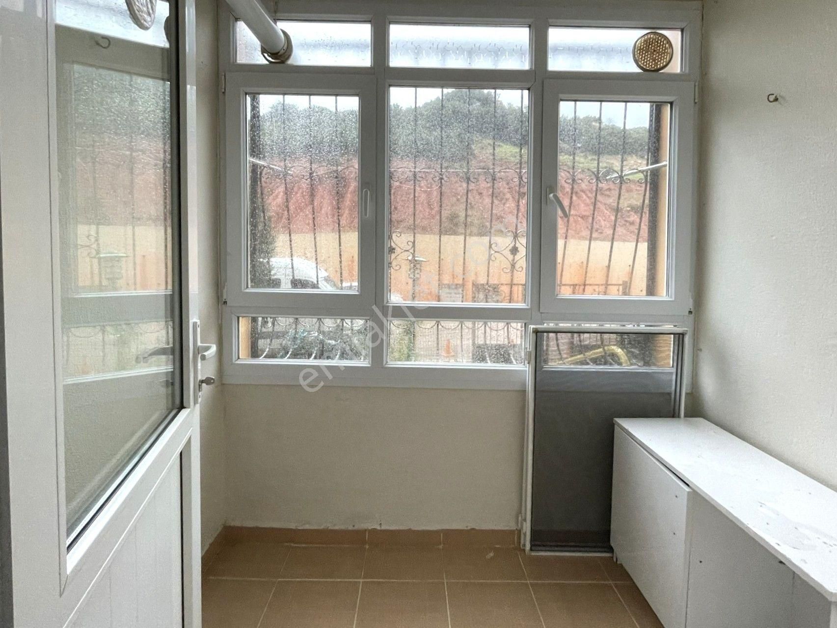 İzmir Menemen Gazi Mahallesinde 2+1 Kiralık Daire - Görsel 8