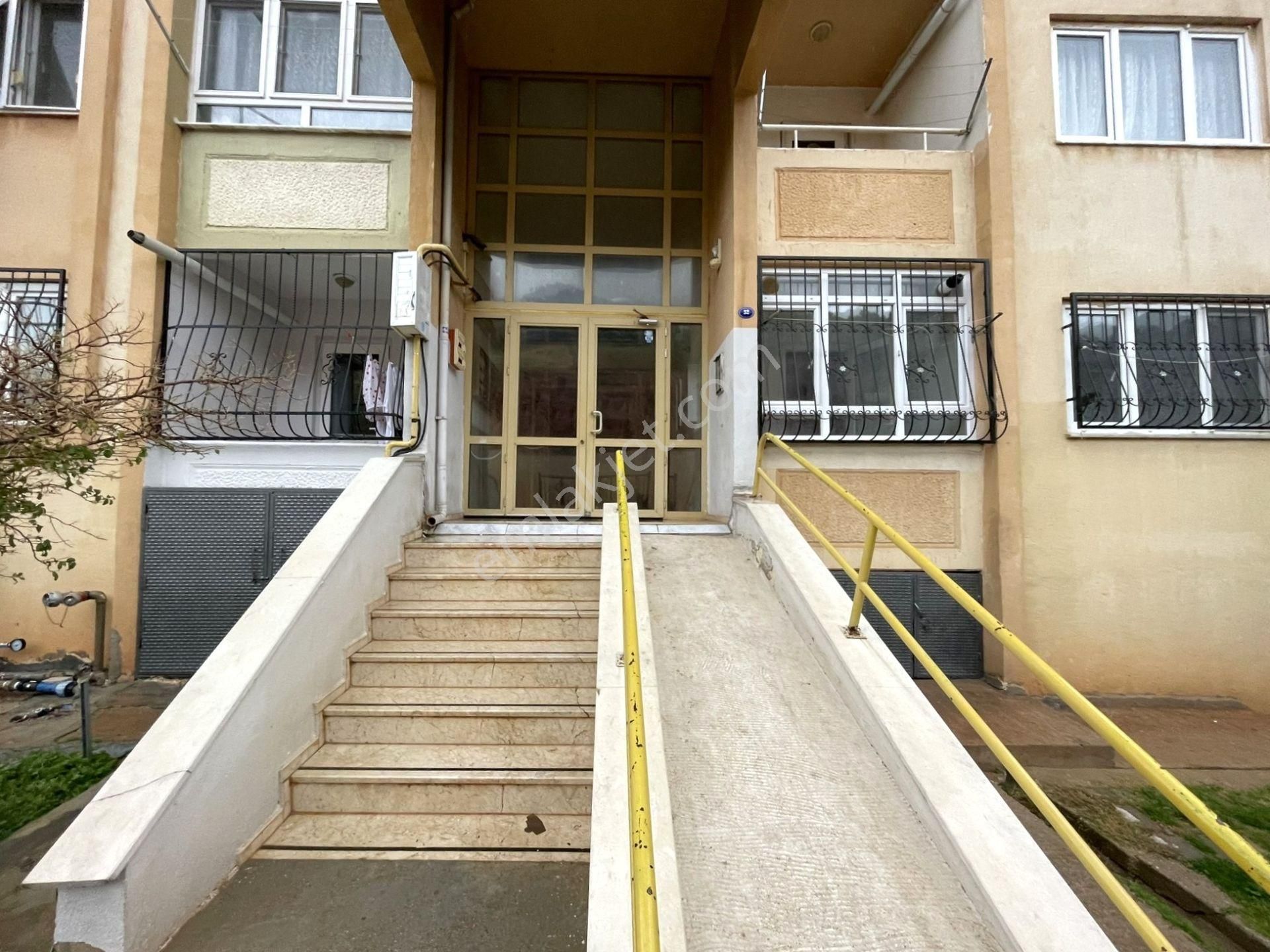 İzmir Menemen Gazi Mahallesinde 2+1 Kiralık Daire