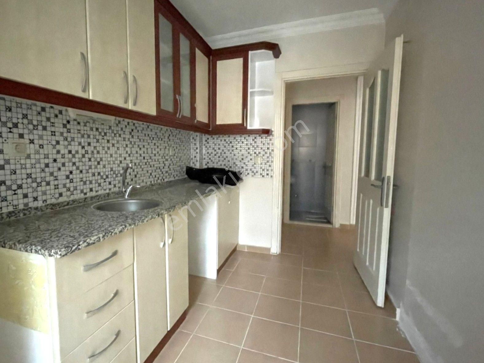İzmir Menemen Gazi Mahallesinde 2+1 Kiralık Daire - Görsel 7