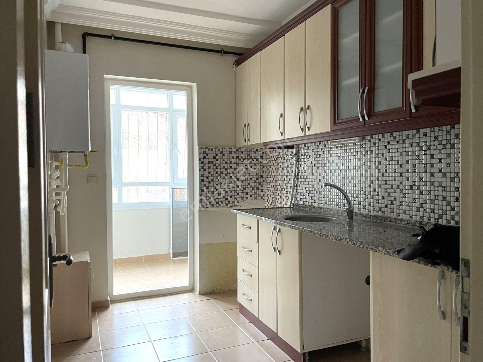 İzmir Menemen Gazi Mahallesinde 2+1 Kiralık Daire - Görsel 6