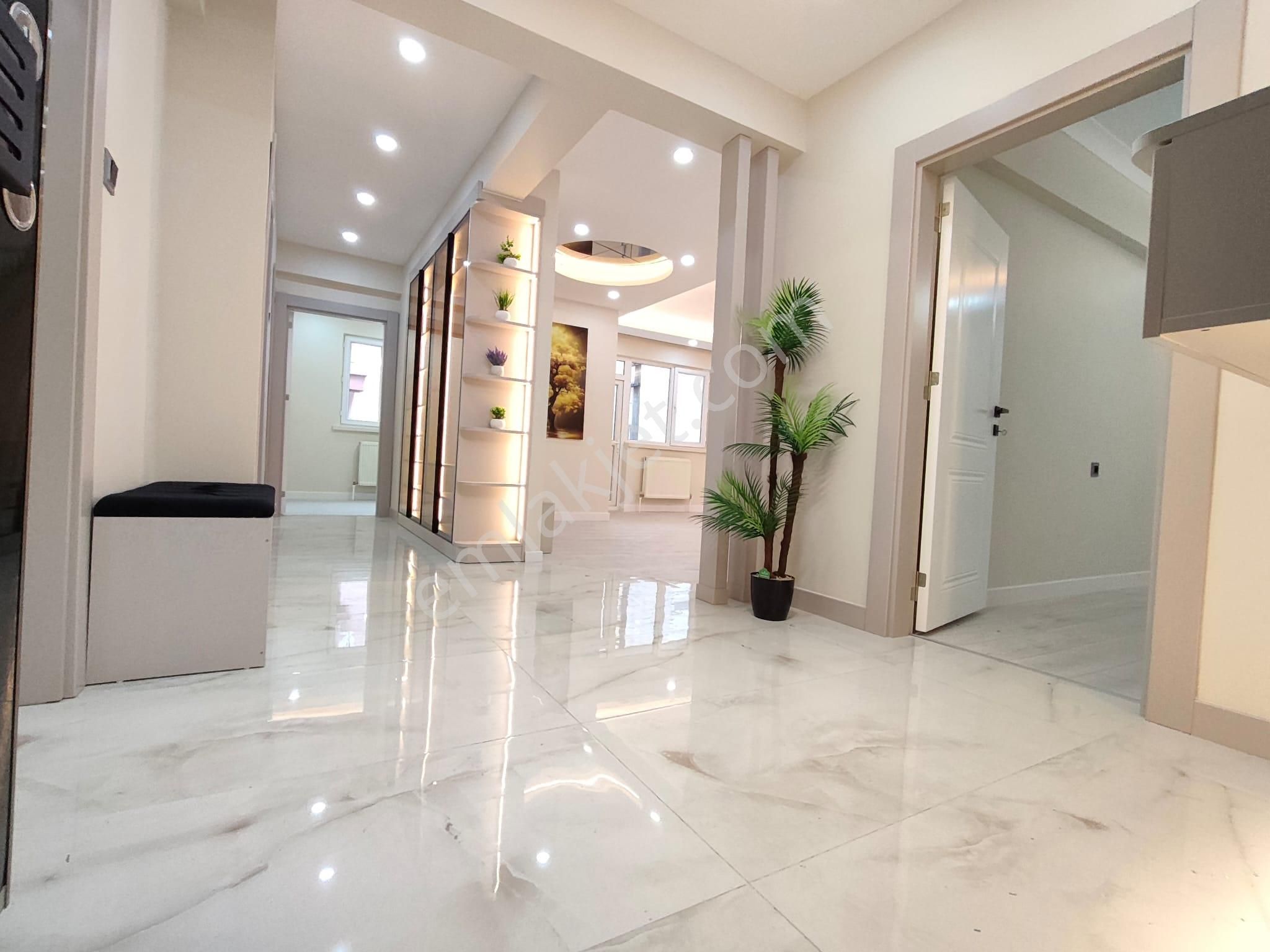 Yılmaz Gayrimenkul Den Mareşal Çakmak Mah 3+1 Arakat Lüx Yapılı 3. Banyolu 4.595 Pazarlıklı - Görsel 27