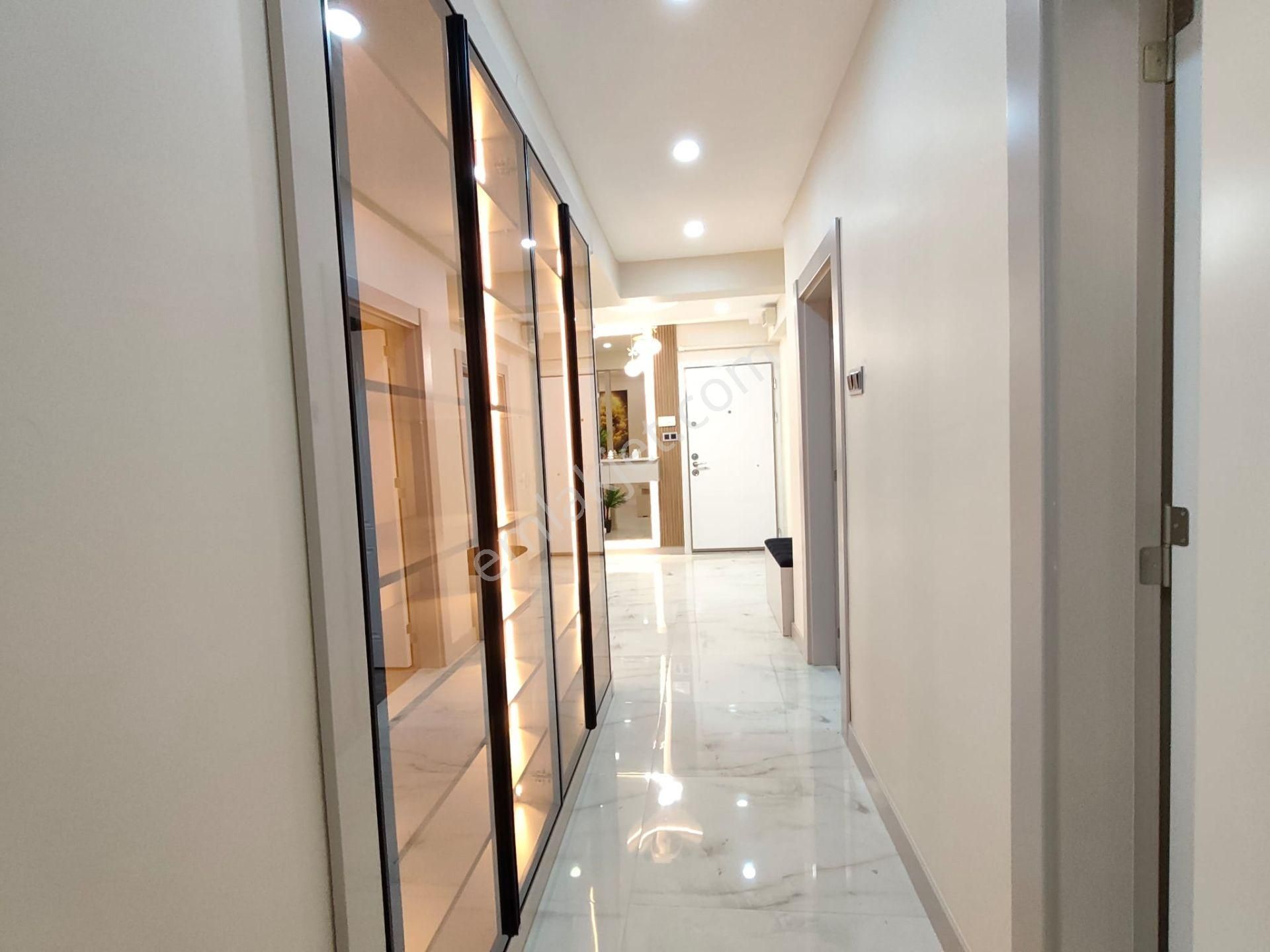 Yılmaz Gayrimenkul Den Mareşal Çakmak Mah 3+1 Arakat Lüx Yapılı 3. Banyolu 4.595 Pazarlıklı - Görsel 23