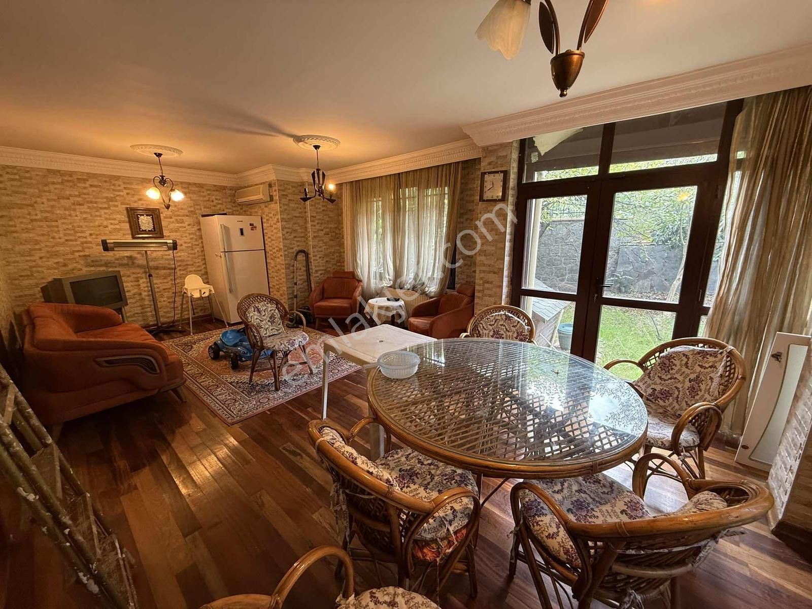 Çengelköy Sultanmuratta Ana Cadde Üzeri Satılık Tripleks Villa - Görsel 20