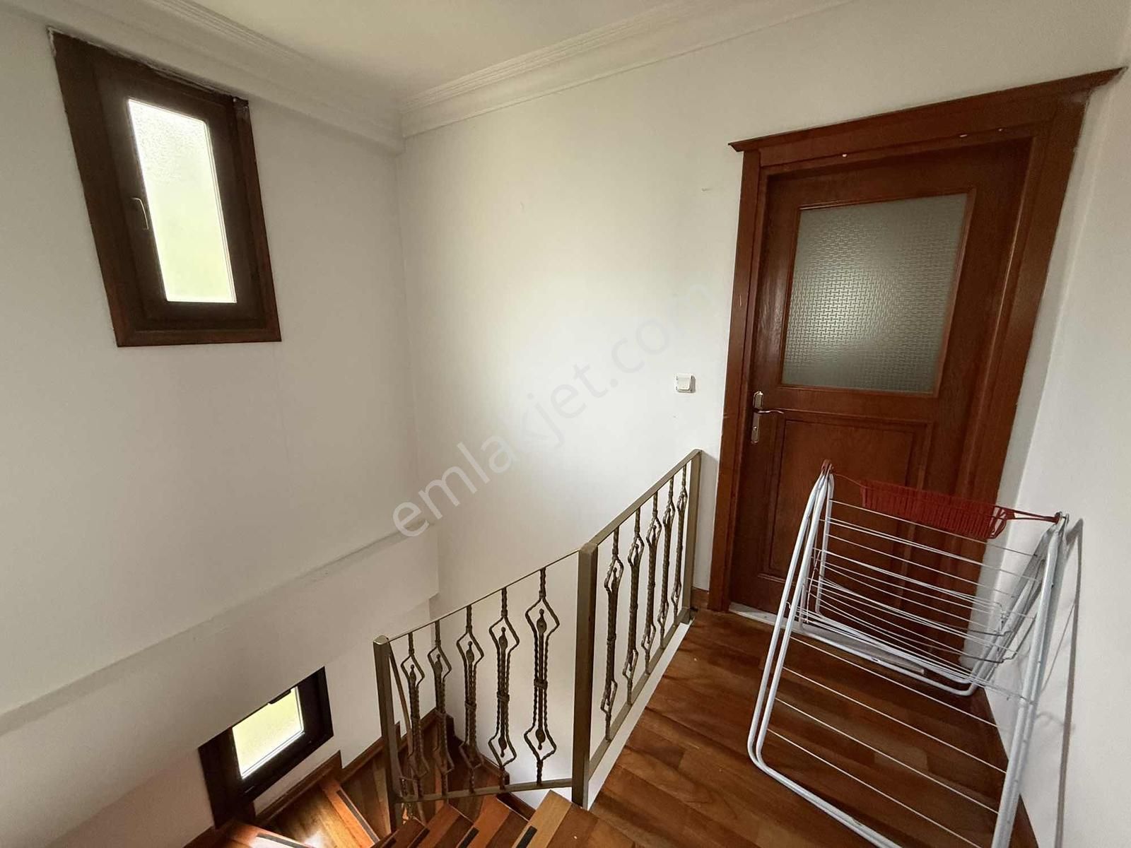 Çengelköy Sultanmuratta Ana Cadde Üzeri Satılık Tripleks Villa - Görsel 29