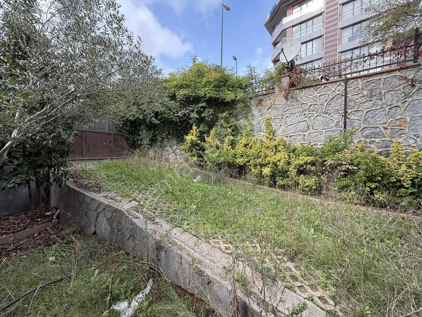 Çengelköy Sultanmuratta Ana Cadde Üzeri Satılık Tripleks Villa - Görsel 7