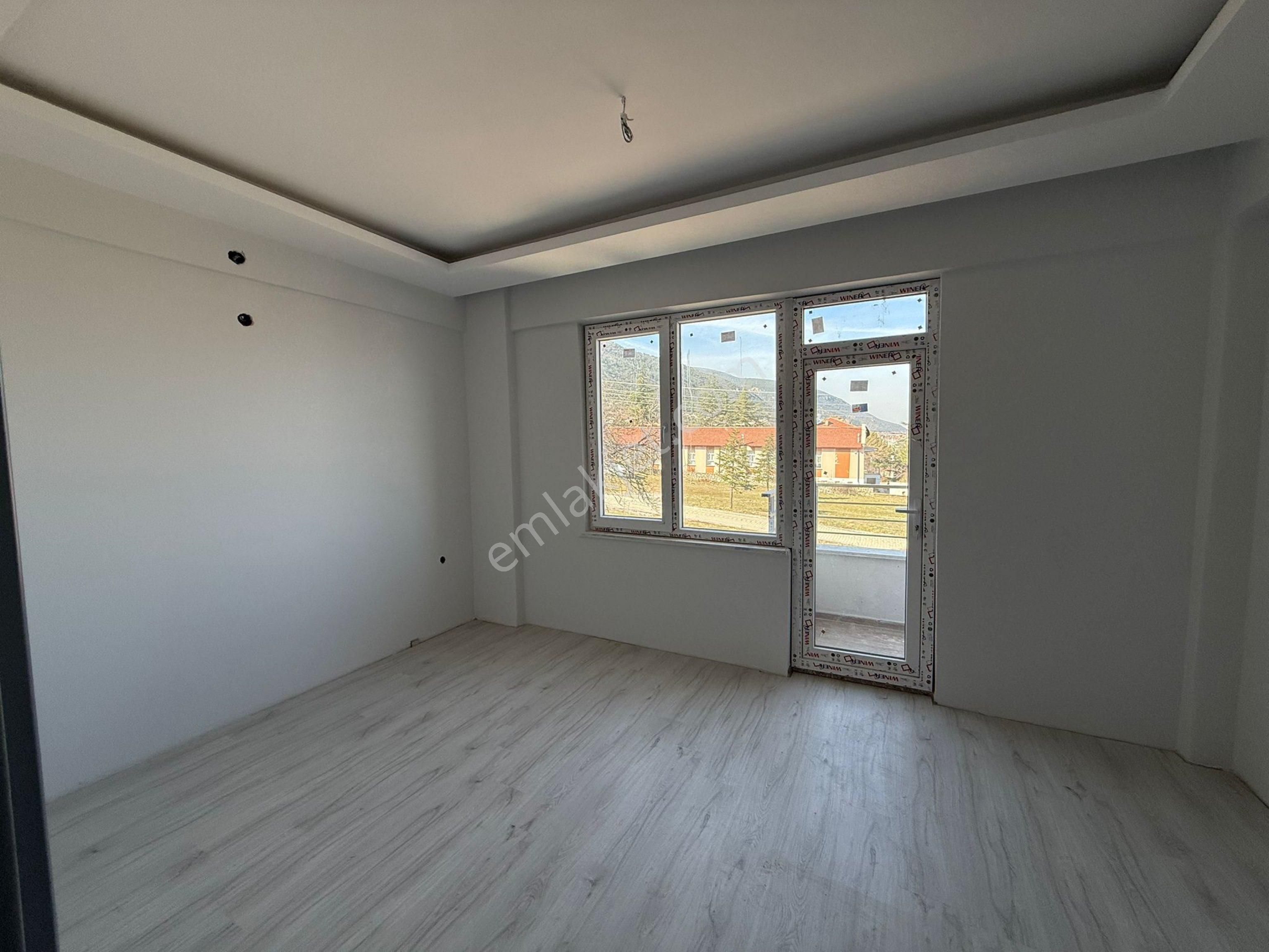 Rota’dan Satılık Gazi Mah. Garajlı Ferah 2+1 Daire… - Görsel 8