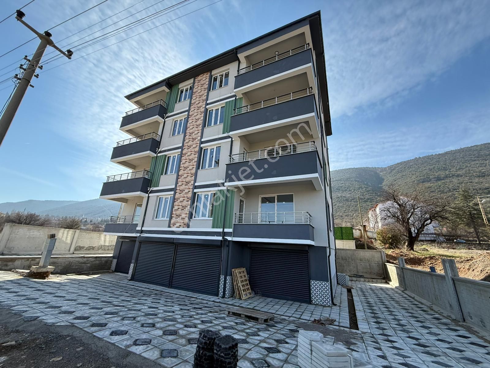 Rota’dan Satılık Gazi Mah. Garajlı Ferah 2+1 Daire… - Görsel 4