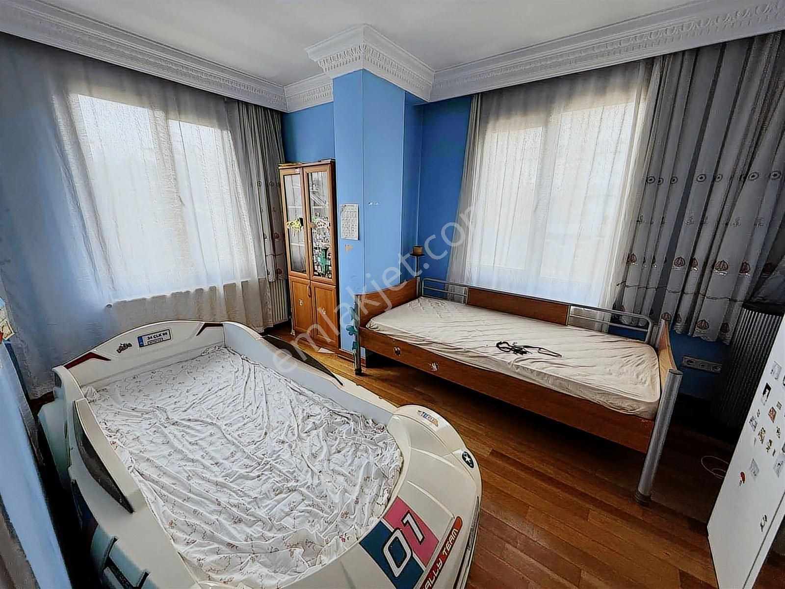 Çengelköy Sultanmuratta Ana Cadde Üzeri Kiralık Tripleks Villa - Görsel 31