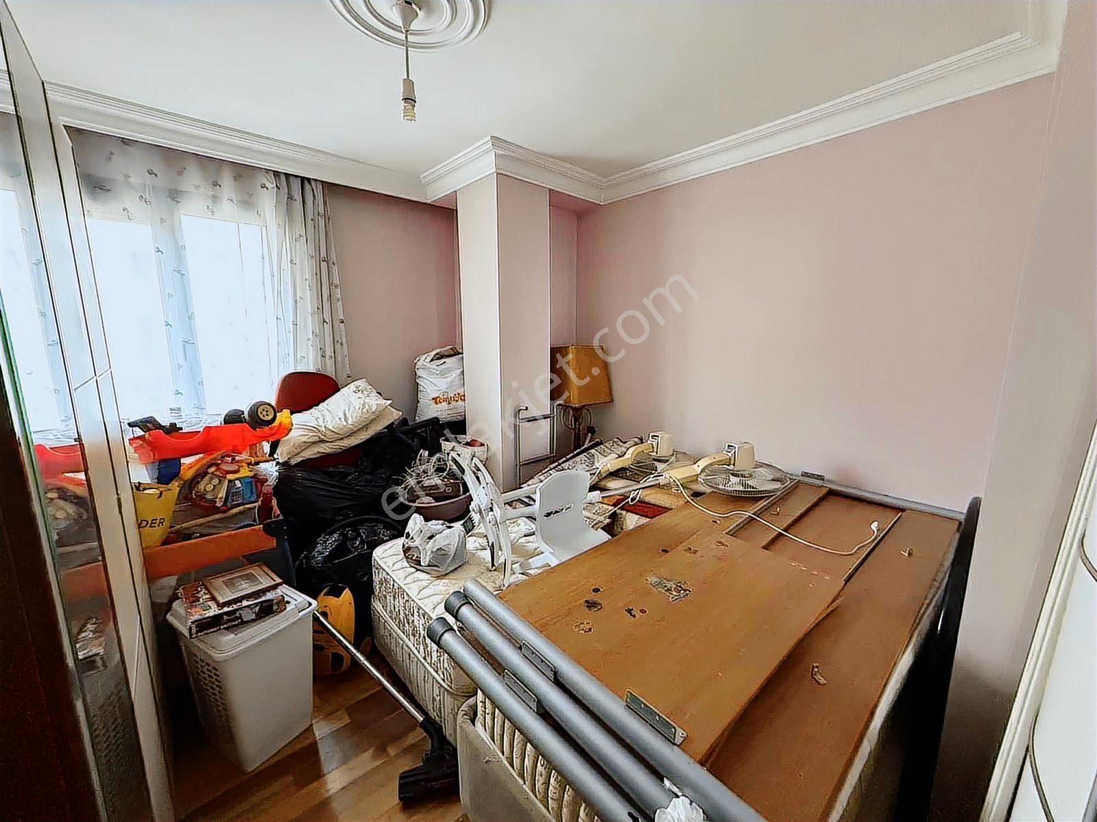 Çengelköy Sultanmuratta Ana Cadde Üzeri Kiralık Tripleks Villa - Görsel 9