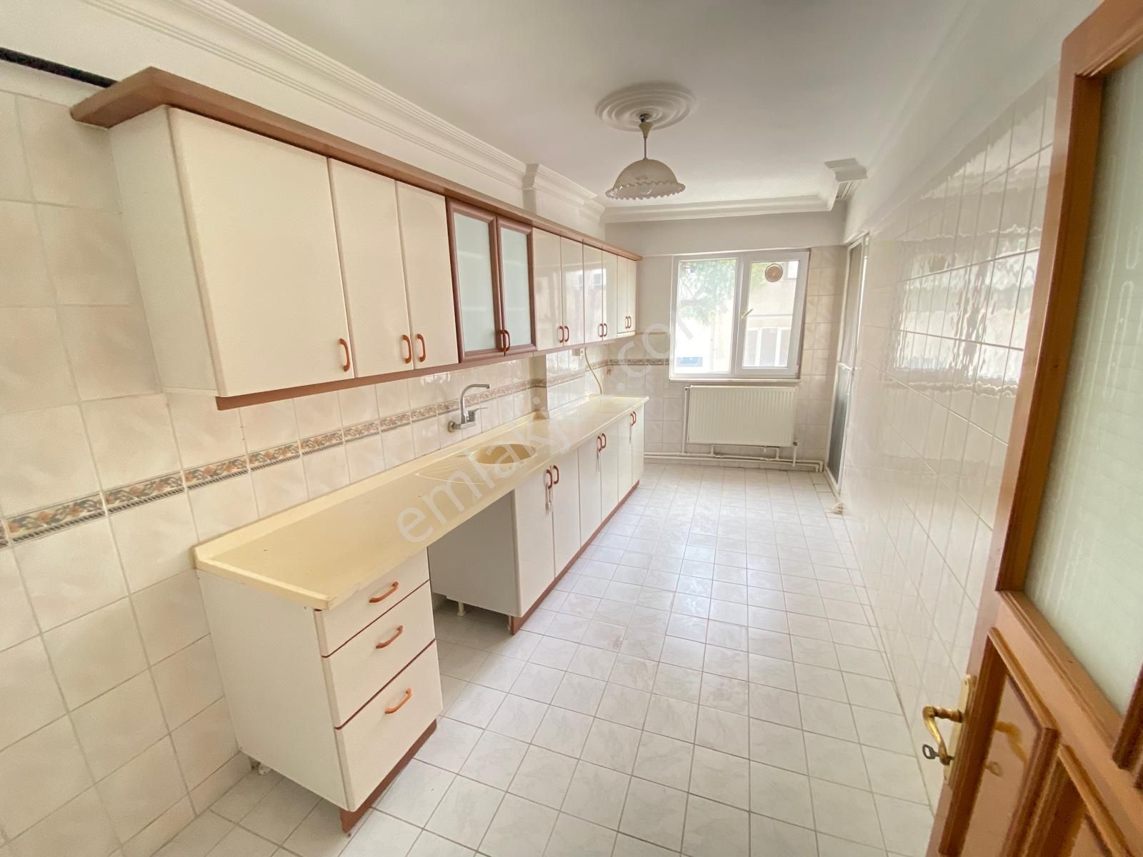 Balıkesir Edremit Gaziilyas Mah 3+1 Köşe Ara Kat Daire Satılık - Görsel 3