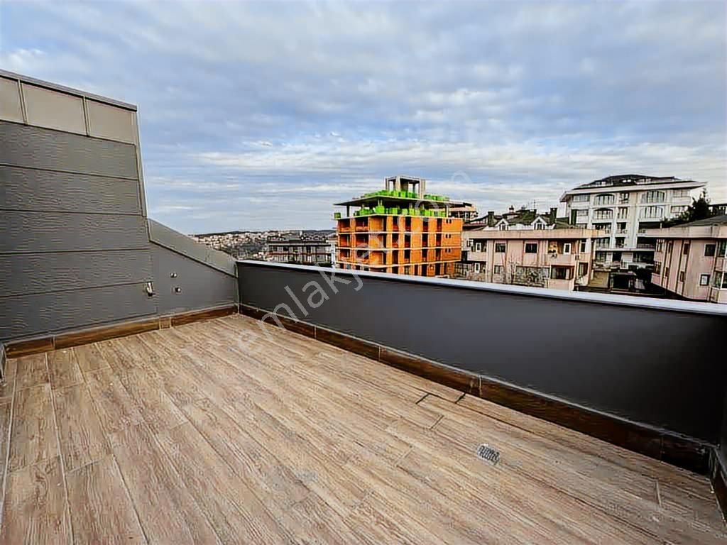 Nefes Çengelköyde Güvenlikli Sitede Kiralık Dubleks - Görsel 19
