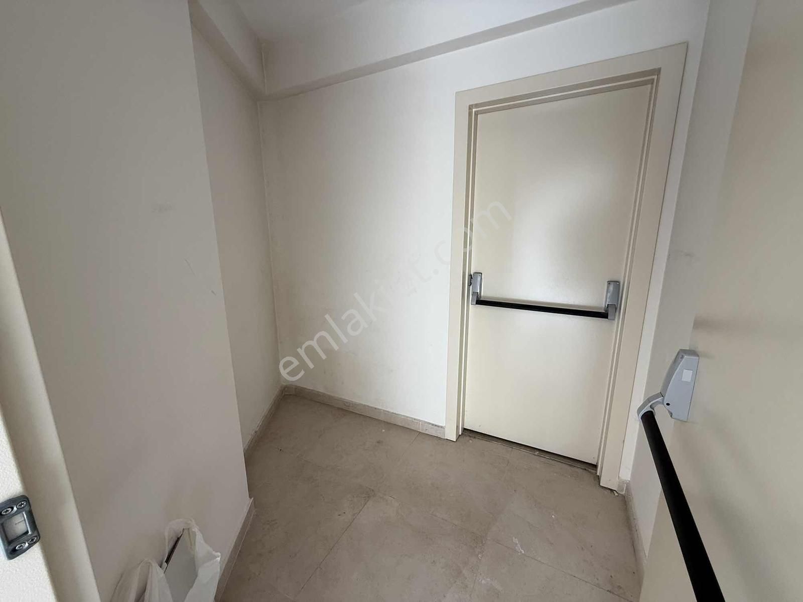 Bostancıda Önü Açık Ferah 2+1 Otoparklı Kiralık Daire - Görsel 8