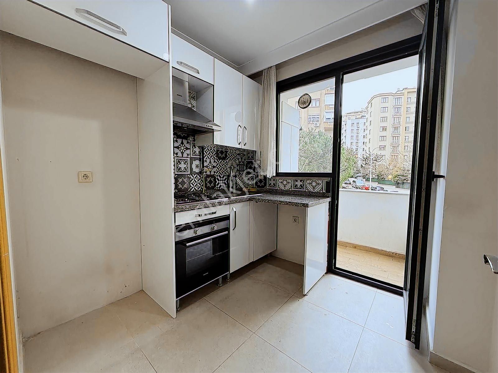 Bostancıda Önü Açık Ferah 2+1 Otoparklı Kiralık Daire - Görsel 17