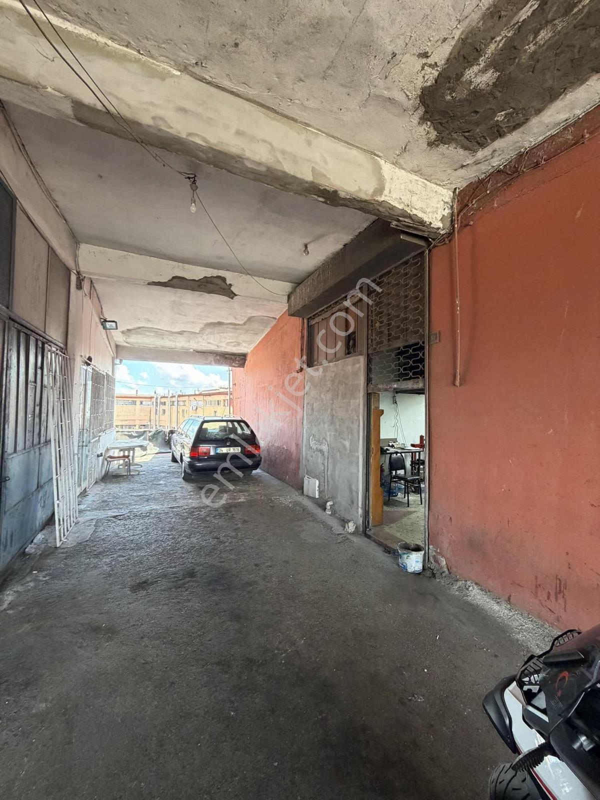 Ümraniye Sanayi Sitesinde 17 M2 Dükkan Asma Katlı Yüksek Tavanlı - Görsel 3