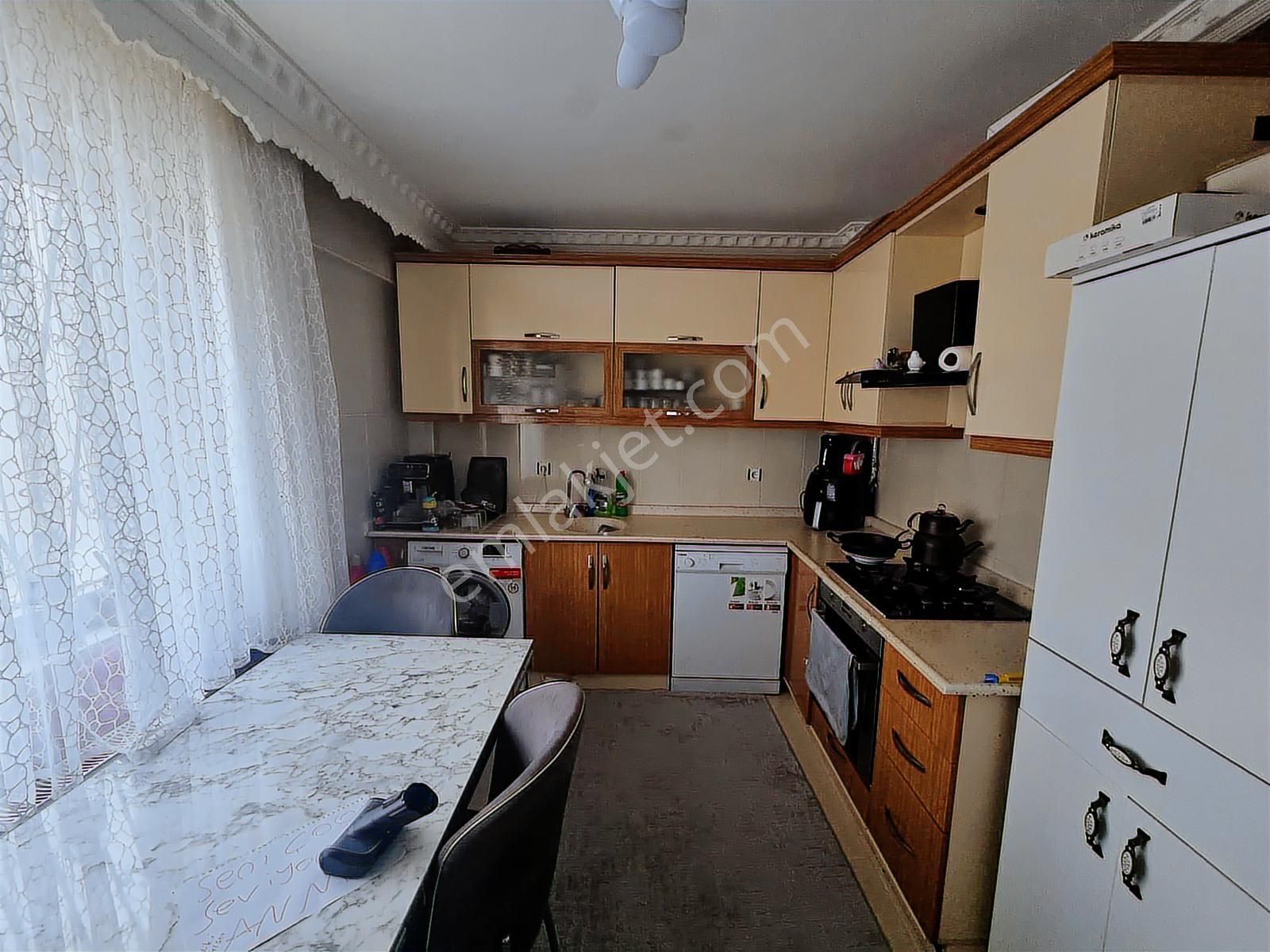 Merkezi Konumda Yapılı 3+1 Satılık Daire - Görsel 6