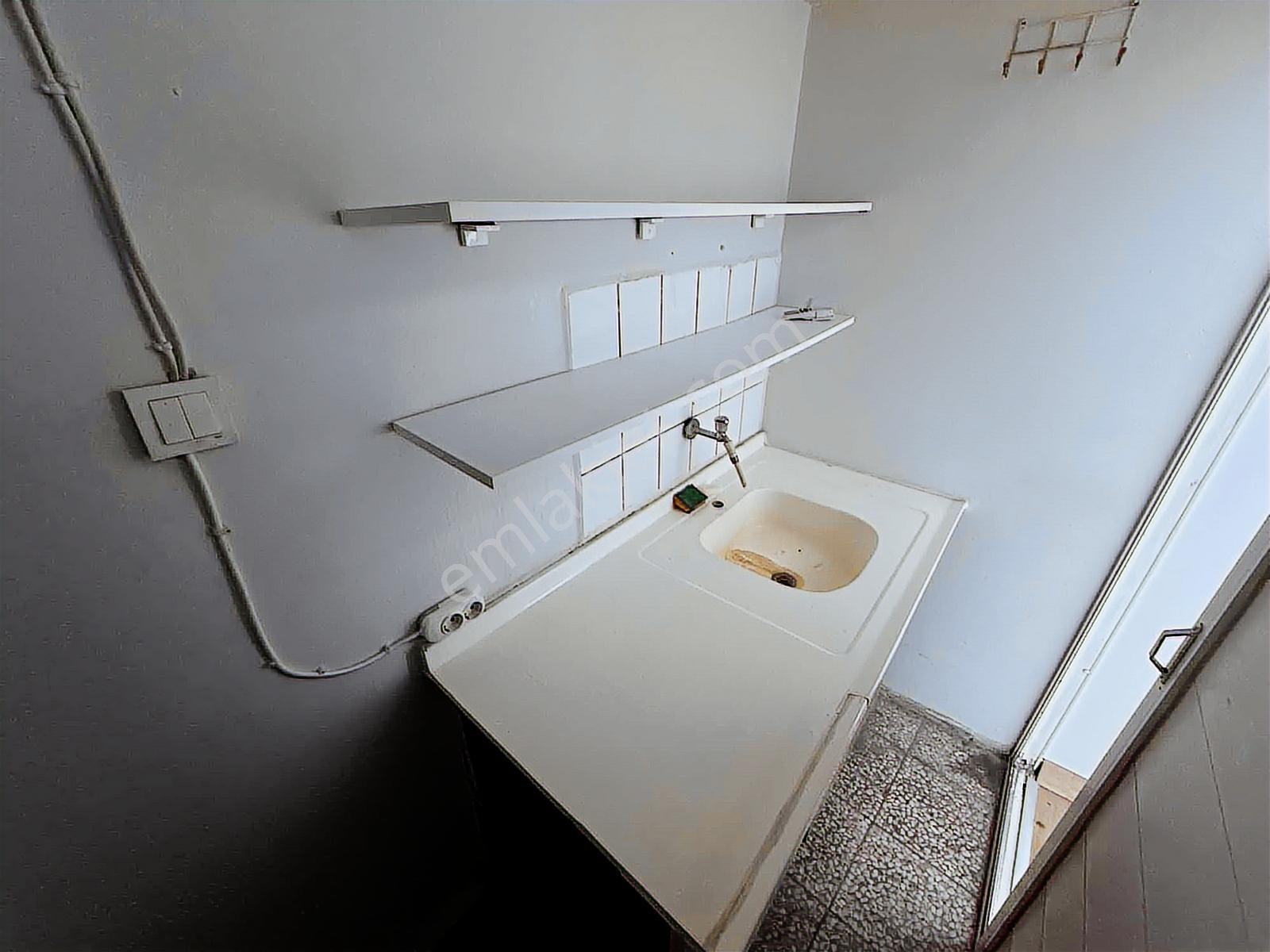 Onmax Burhaniye Merkez Çarşı İçi Kullanışlı Kiralık Dükkan - Görsel 23