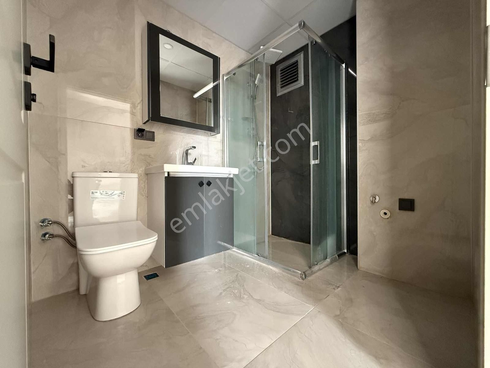Onmax Bahçelievler'de Satılık 2+1 100 M2 Ara Kat Daire - Görsel 2