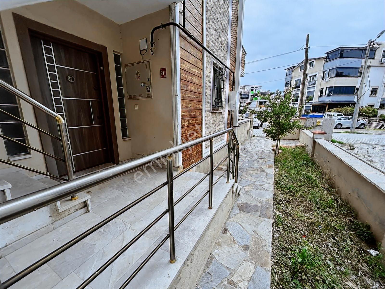 Onmax Bahçelievler'de Satılık Müstakil Bahçeli 140 M2 2+1 Daire - Görsel 4