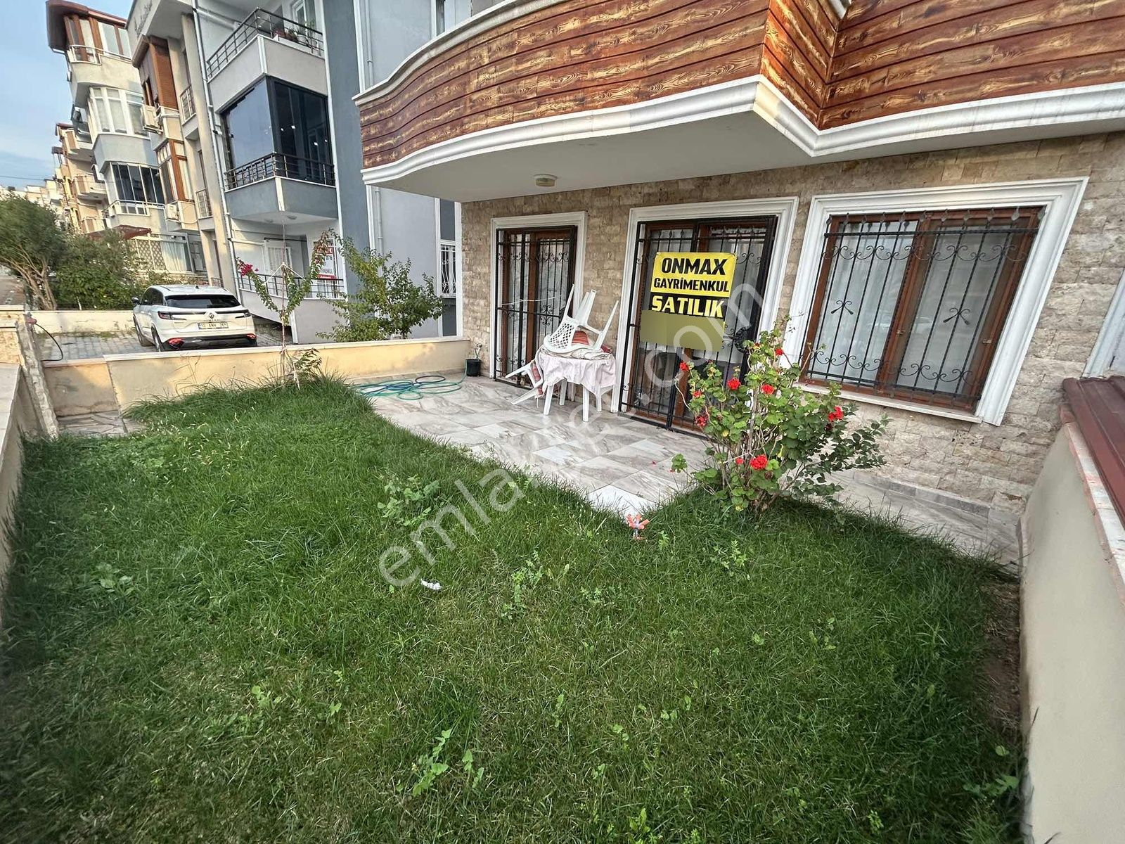 Onmax Bahçelievler'de Satılık Müstakil Bahçeli 140 M2 2+1 Daire - Görsel 3