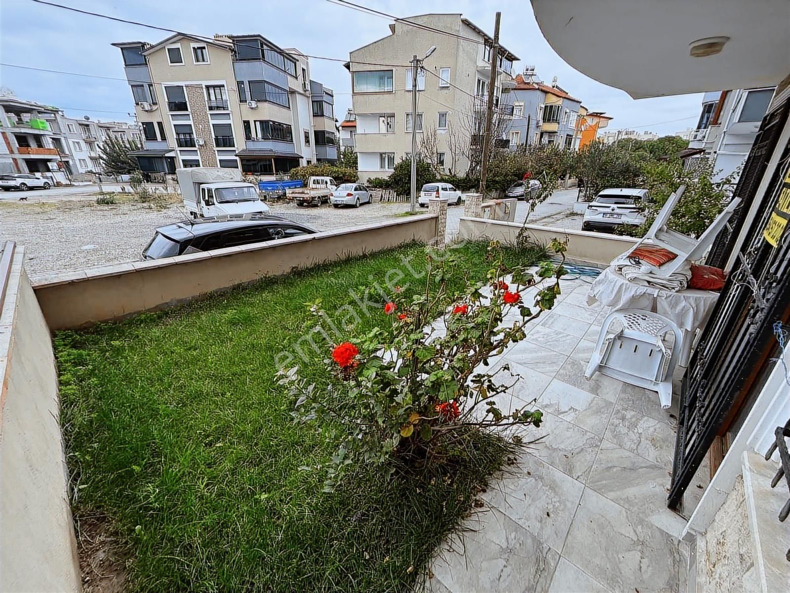 Onmax Bahçelievler'de Satılık Müstakil Bahçeli 140 M2 2+1 Daire