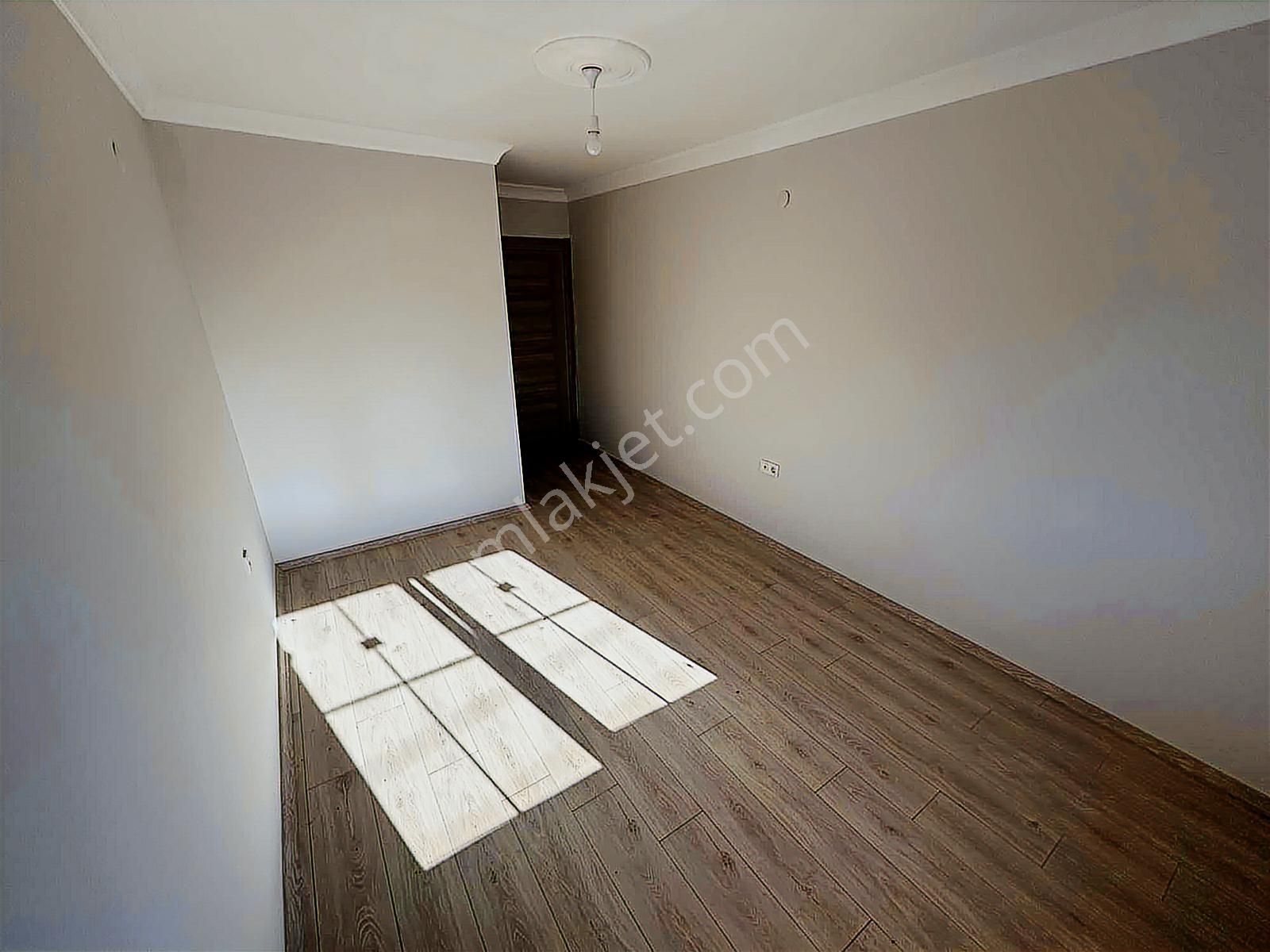 Onmax Öğretmenler'de Satılık 2+1 Denize Yakın Mesafede Daire - Görsel 9
