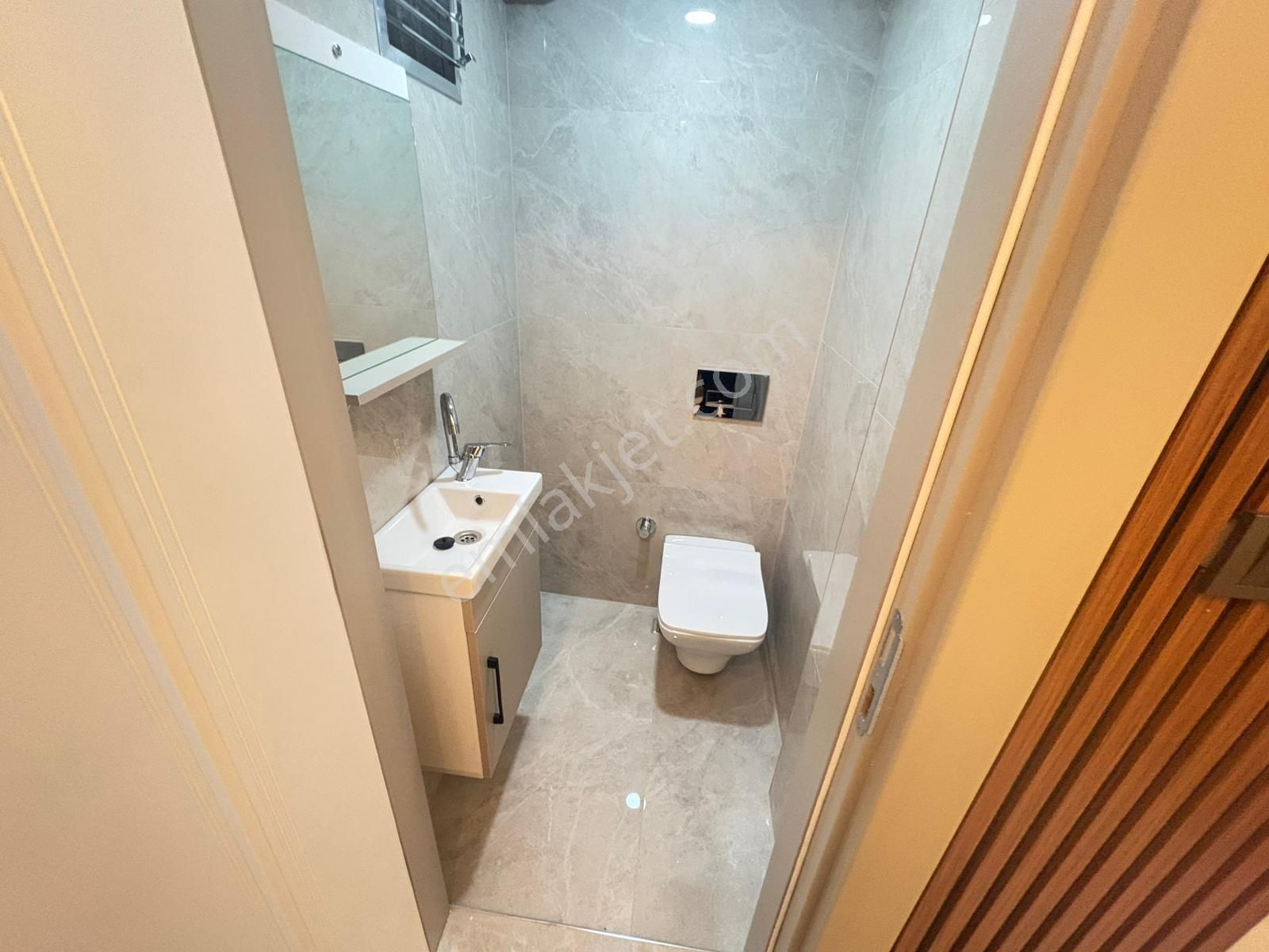 Dikmen Sokullu'da Satılık Daire 3+1ara Katta Full Yapılı Manzaralı - Görsel 7