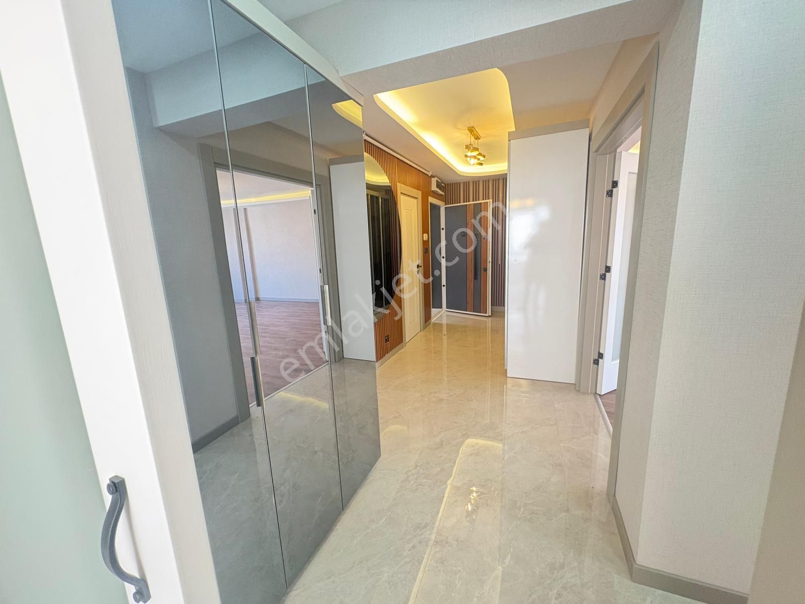 Dikmen Sokullu'da Satılık Daire 3+1ara Katta Full Yapılı Manzaralı - Görsel 13