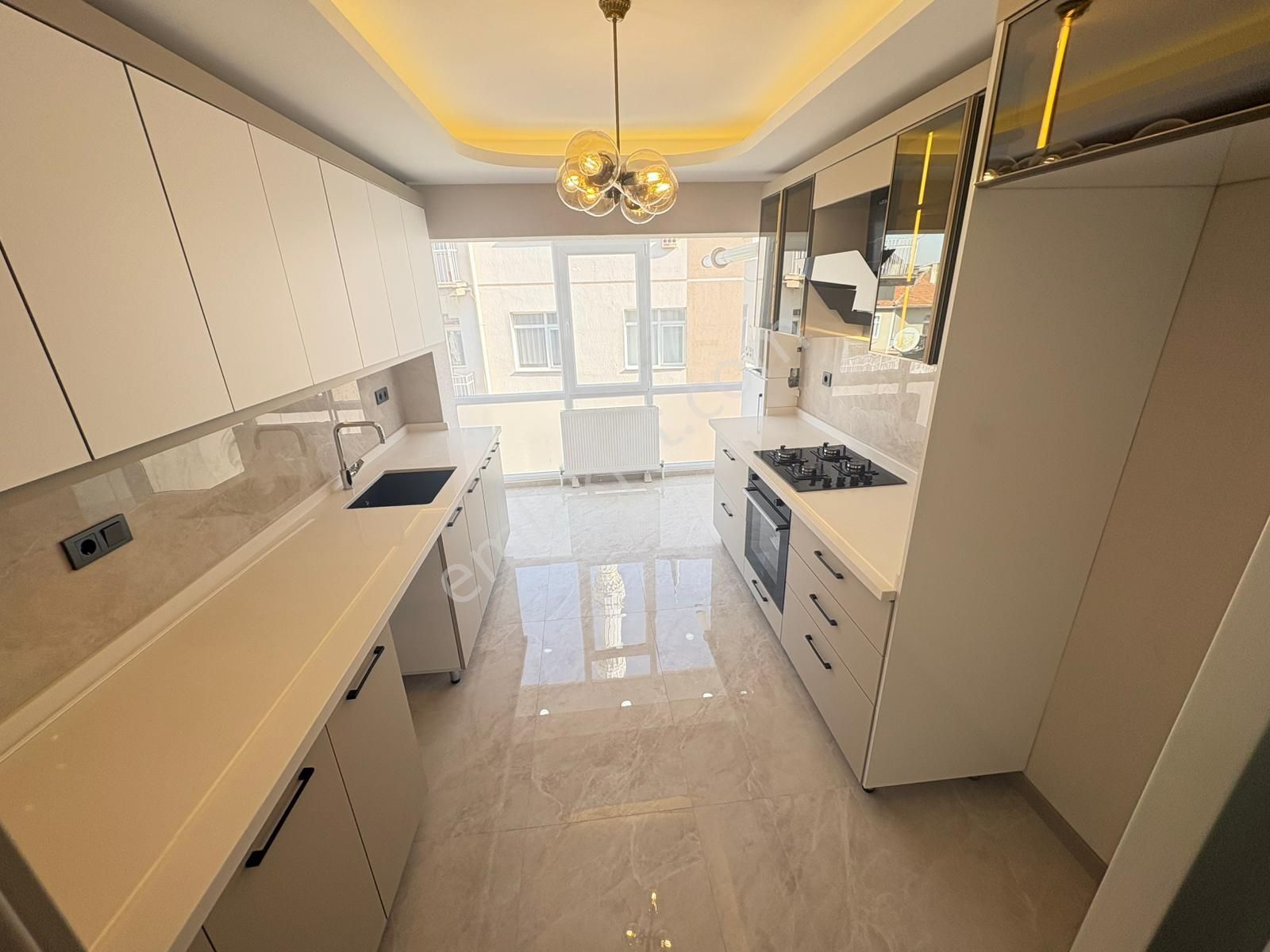 Dikmen Sokullu'da Satılık Daire 3+1ara Katta Full Yapılı Manzaralı - Görsel 6