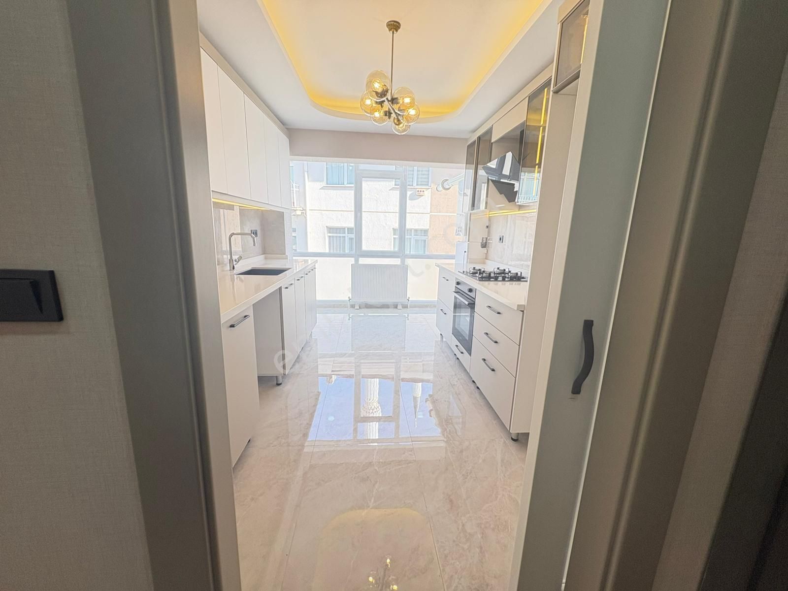 Dikmen Sokullu'da Satılık Daire 3+1ara Katta Full Yapılı Manzaralı - Görsel 9