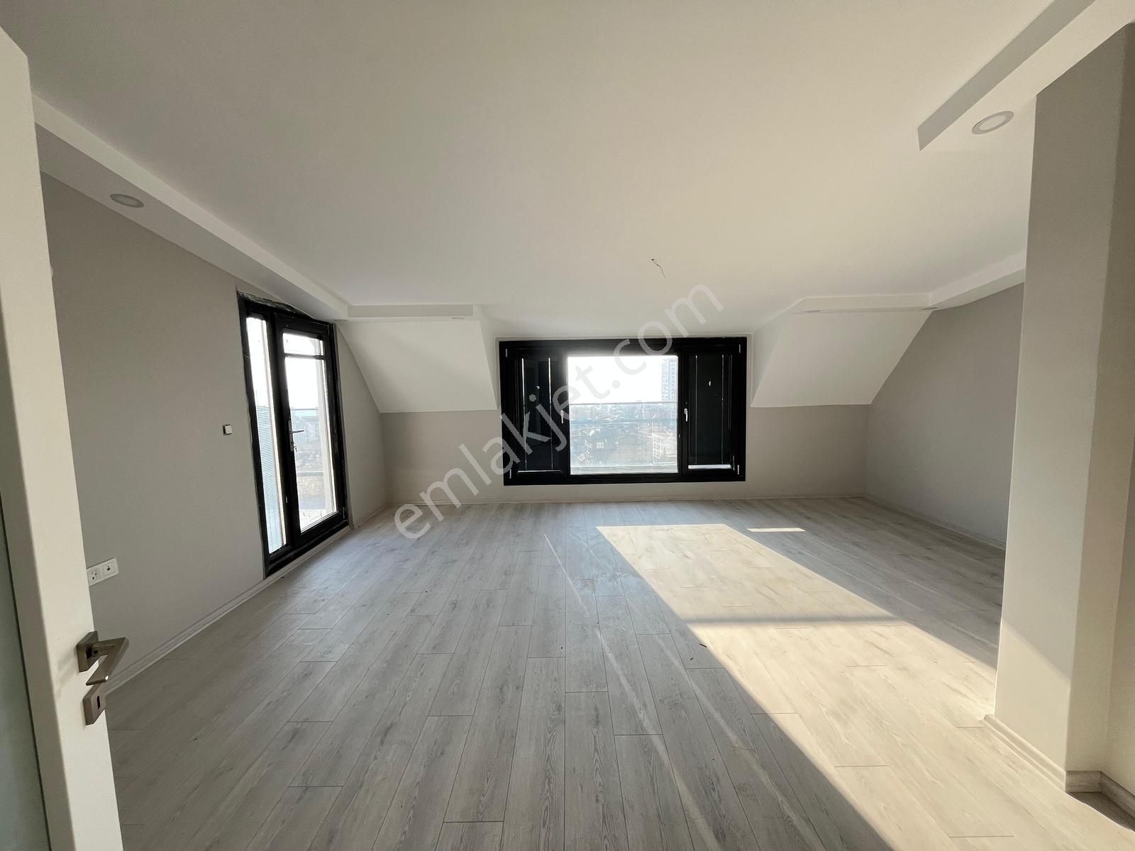 Kartal Atalar Da Cadde Üzeri 6+2 Satılık Dubleks Daire - Görsel 28